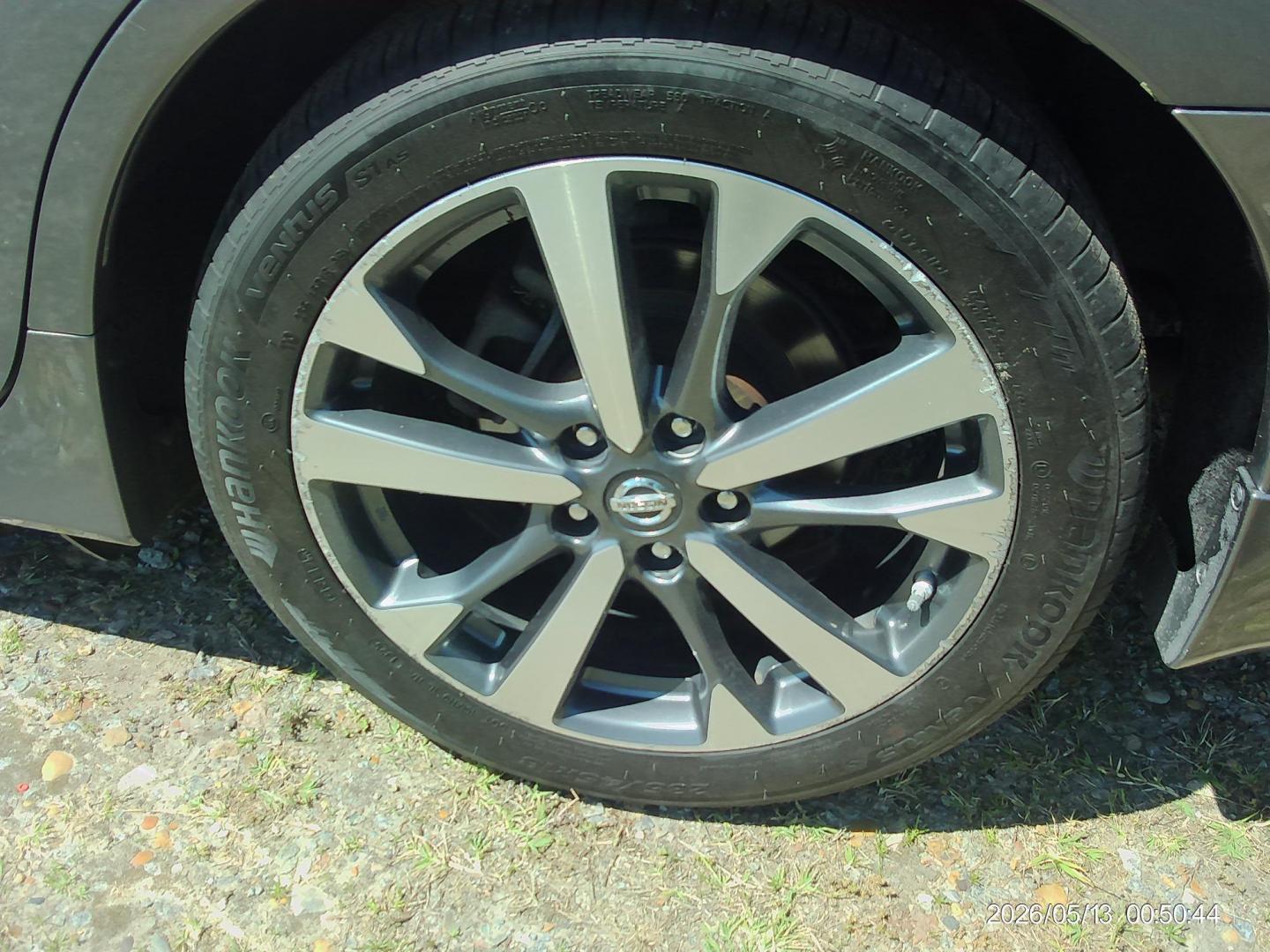 2016 Gray Nissan Altima 2.5 SL (1N4AL3APXGC) with an 2.5L L4 DOHC 16V engine, CVT transmission, located at 2553 Airline Blvd, Portsmouth, VA, 23701, (757) 488-8331, 36.813889, -76.357597 - ***VEHICLE TERMS*** Down Payment: $999 Weekly Payment: $115 APR: 23.9% Repayment Terms: 42 Months *** CALL ELIZABETH SMITH - DIRECTOR OF MARKETING @ 757-488-8331 TO SCHEDULE YOUR APPOINTMENT TODAY AND GET PRE-APPROVED RIGHT OVER THE PHONE*** - Photo#6