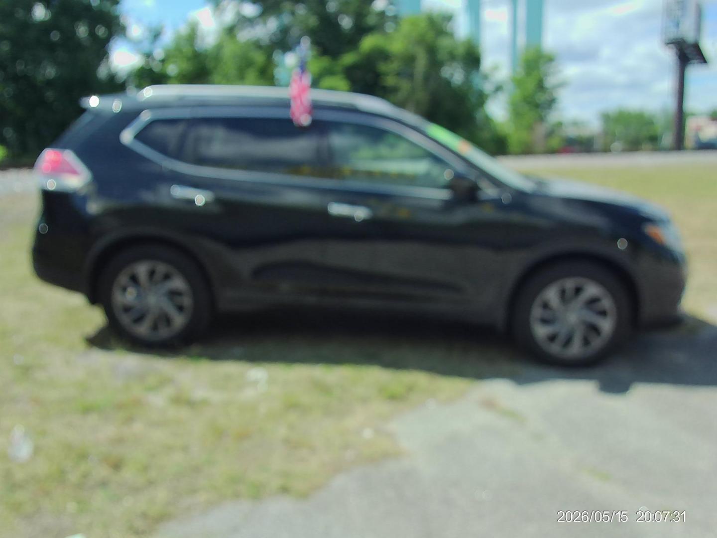 2016 Black Nissan Rogue S AWD (5N1AT2MV6GC) with an 2.5L L4 DOHC 16V engine, CVT transmission, located at 2553 Airline Blvd, Portsmouth, VA, 23701, (757) 488-8331, 36.813889, -76.357597 - ***VEHICLE TERMS*** Down Payment: $1499 Weekly Payment: $125 APR: 23.9% Repayment Terms: 42 Months *** CALL ELIZABETH SMITH - DIRECTOR OF MARKETING @ 757-488-8331 TO SCHEDULE YOUR APPOINTMENT TODAY AND GET PRE-APPROVED RIGHT OVER THE PHONE*** - Photo#4