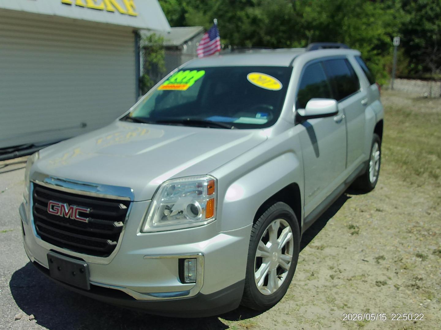2017 Silver GMC Terrain SLE2 FWD (2GKALNEK3H6) with an 2.4L L4 DOHC 16V engine, 6A transmission, located at 2553 Airline Blvd, Portsmouth, VA, 23701, (757) 488-8331, 36.813889, -76.357597 - ***VEHICLE TERMS*** Down Payment: $1499 Weekly Payment: $120 APR: 23.9% Repayment Terms: 42 Months *** CALL ELIZABETH SMITH - DIRECTOR OF MARKETING @ 757-488-8331 TO SCHEDULE YOUR APPOINTMENT TODAY AND GET PRE-APPROVED RIGHT OVER THE PHONE*** - Photo#1