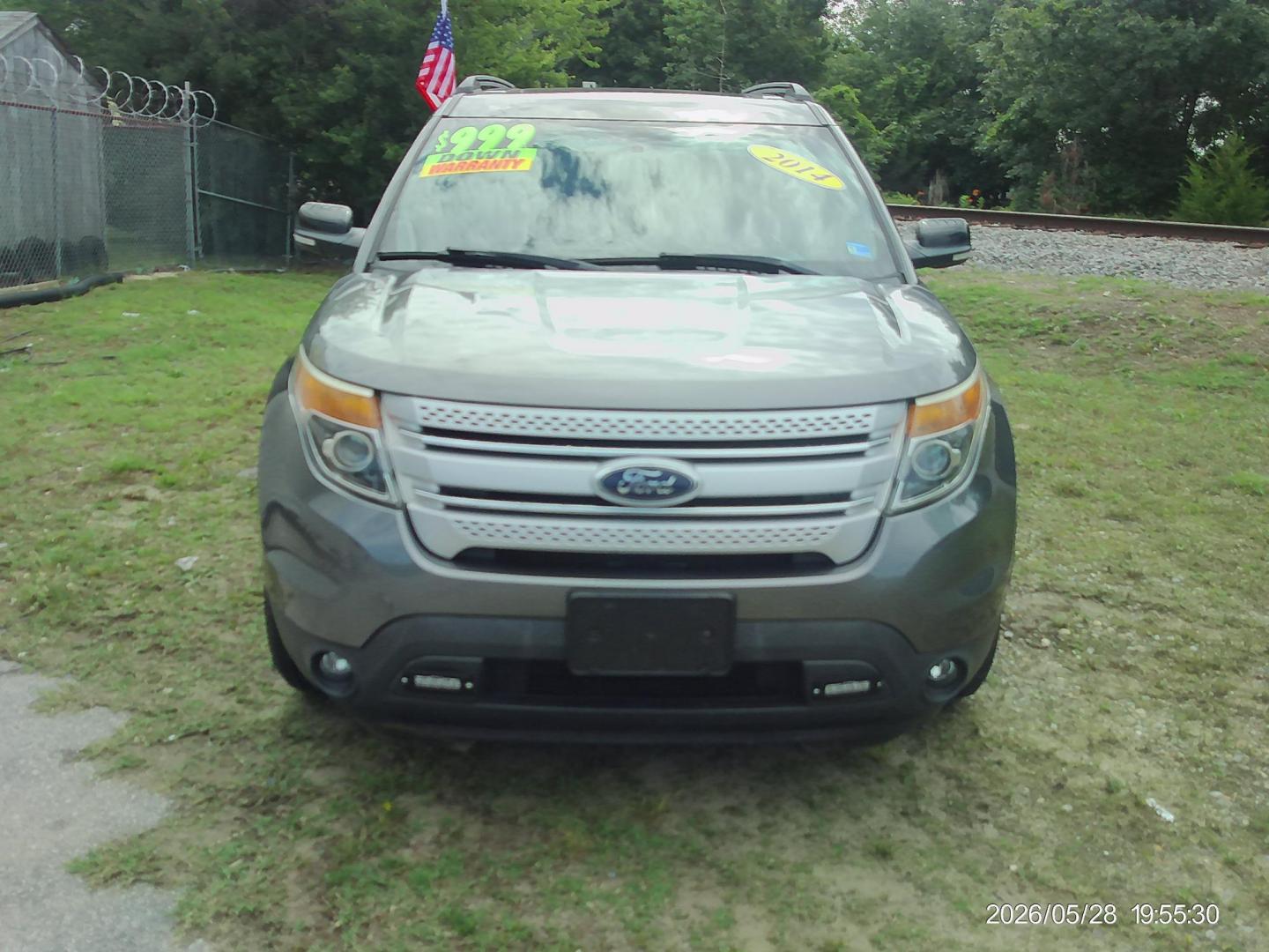 2014 Gray Ford Explorer XLT 4WD (1FM5K8D82EG) with an 3.5L V6 DOHC 24V engine, 6-Speed Automatic transmission, located at 2553 Airline Blvd, Portsmouth, VA, 23701, (757) 488-8331, 36.813889, -76.357597 - ***VEHICLE TERMS*** Down Payment: $999 Weekly Payment: $120 APR: 23.9% Repayment Terms: 42 Months *** CALL ELIZABETH SMITH - DIRECTOR OF MARKETING @ 757-488-8331 TO SCHEDULE YOUR APPOINTMENT TODAY AND GET PRE-APPROVED RIGHT OVER THE PHONE*** - Photo#2