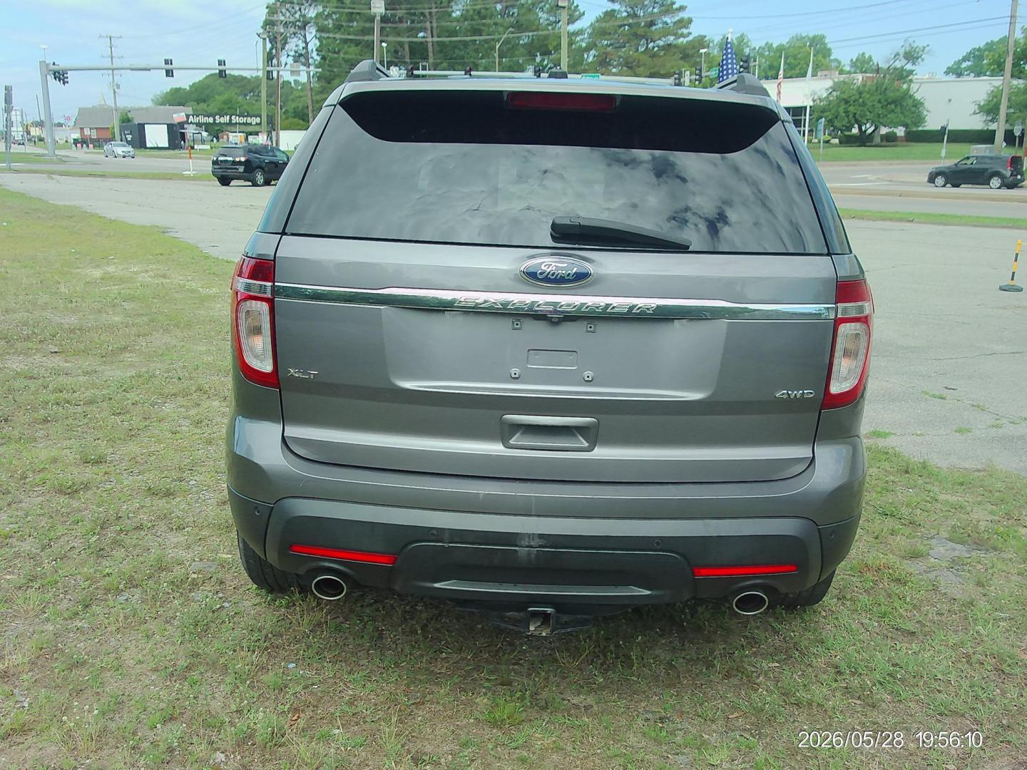 2014 Gray Ford Explorer XLT 4WD (1FM5K8D82EG) with an 3.5L V6 DOHC 24V engine, 6-Speed Automatic transmission, located at 2553 Airline Blvd, Portsmouth, VA, 23701, (757) 488-8331, 36.813889, -76.357597 - ***VEHICLE TERMS*** Down Payment: $999 Weekly Payment: $120 APR: 23.9% Repayment Terms: 42 Months *** CALL ELIZABETH SMITH - DIRECTOR OF MARKETING @ 757-488-8331 TO SCHEDULE YOUR APPOINTMENT TODAY AND GET PRE-APPROVED RIGHT OVER THE PHONE*** - Photo#6