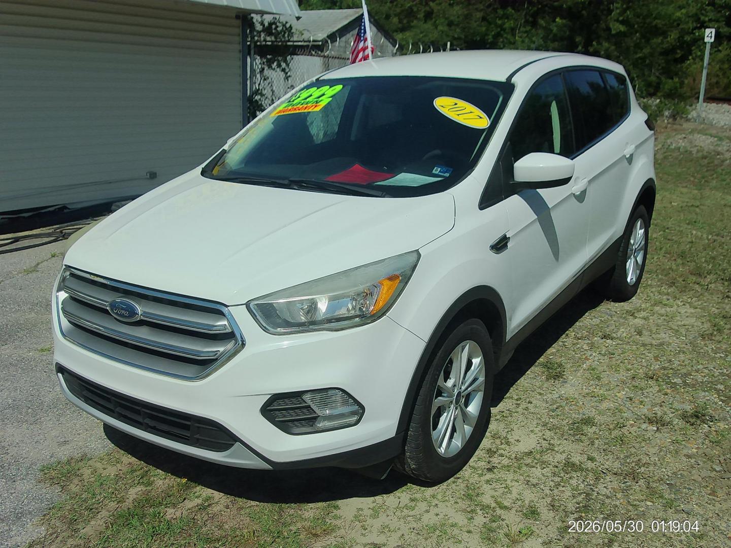 2017 White Ford Escape SE 4WD (1FMCU9GD0HU) with an 1.5L L4 DOHC 16V engine, 6A transmission, located at 2553 Airline Blvd, Portsmouth, VA, 23701, (757) 488-8331, 36.813889, -76.357597 - ***VEHICLE TERMS*** Down Payment: $999 Weekly Payment: $120 APR: 23.9% Repayment Terms: 42 Months *** CALL ELIZABETH SMITH - DIRECTOR OF MARKETING @ 757-488-8331 TO SCHEDULE YOUR APPOINTMENT TODAY AND GET PRE-APPROVED RIGHT OVER THE PHONE*** - Photo#1