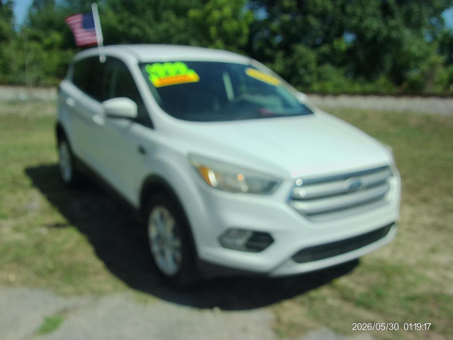 2017 White Ford Escape SE 4WD (1FMCU9GD0HU) with an 1.5L L4 DOHC 16V engine, 6A transmission, located at 2553 Airline Blvd, Portsmouth, VA, 23701, (757) 488-8331, 36.813889, -76.357597 - ***VEHICLE TERMS*** Down Payment: $999 Weekly Payment: $120 APR: 23.9% Repayment Terms: 42 Months *** CALL ELIZABETH SMITH - DIRECTOR OF MARKETING @ 757-488-8331 TO SCHEDULE YOUR APPOINTMENT TODAY AND GET PRE-APPROVED RIGHT OVER THE PHONE*** - Photo#3