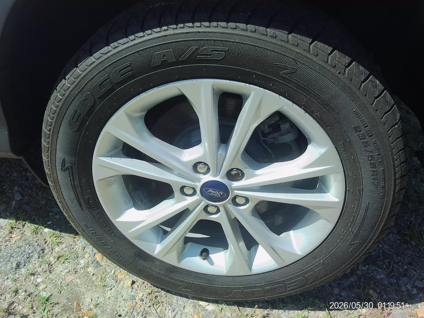 2017 White Ford Escape SE 4WD (1FMCU9GD0HU) with an 1.5L L4 DOHC 16V engine, 6A transmission, located at 2553 Airline Blvd, Portsmouth, VA, 23701, (757) 488-8331, 36.813889, -76.357597 - ***VEHICLE TERMS*** Down Payment: $999 Weekly Payment: $120 APR: 23.9% Repayment Terms: 42 Months *** CALL ELIZABETH SMITH - DIRECTOR OF MARKETING @ 757-488-8331 TO SCHEDULE YOUR APPOINTMENT TODAY AND GET PRE-APPROVED RIGHT OVER THE PHONE*** - Photo#8