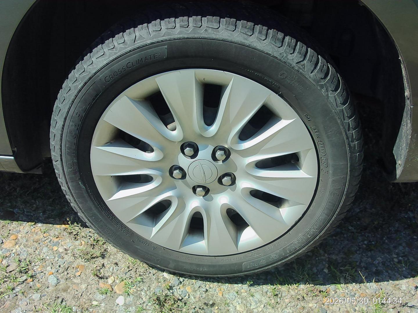 2013 Gray Chrysler 200 LX (1C3CCBAG6DN) with an 3.6L V6 DOHC 24V FFV engine, 6-Speed Automatic transmission, located at 2553 Airline Blvd, Portsmouth, VA, 23701, (757) 488-8331, 36.813889, -76.357597 - ***VEHICLE TERMS*** Down Payment: $699 Weekly Payment: $100 APR: 23.9% Repayment Terms: 42 Months *** CALL ELIZABETH SMITH - DIRECTOR OF MARKETING @ 757-488-8331 TO SCHEDULE YOUR APPOINTMENT TODAY AND GET PRE-APPROVED RIGHT OVER THE PHONE*** - Photo#8