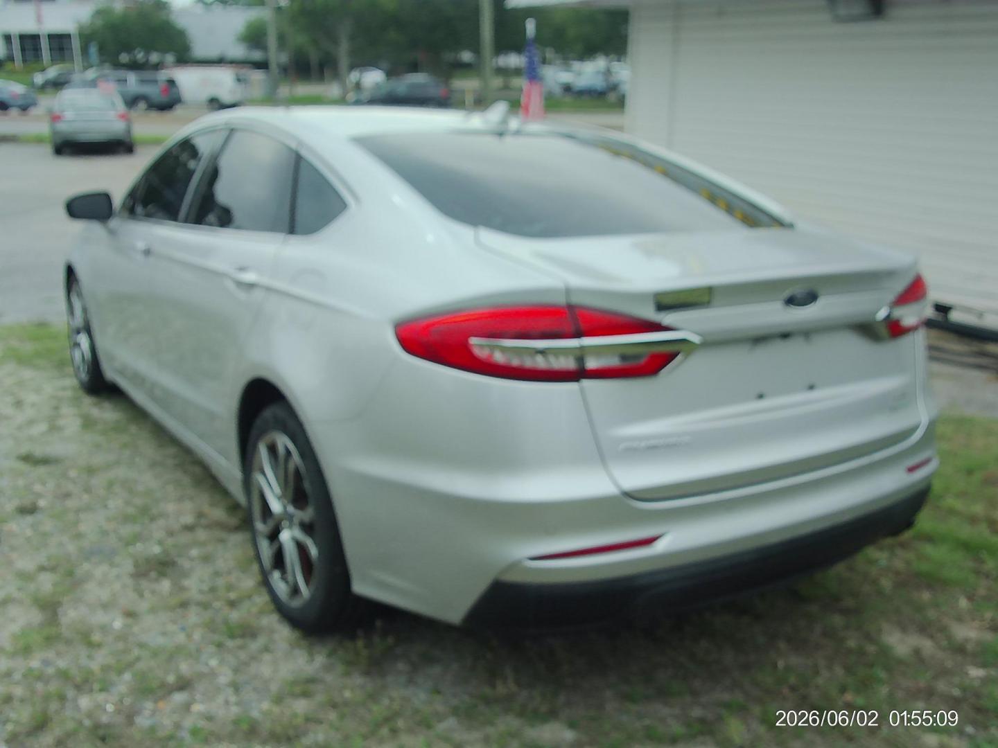 2019 Silver Ford Fusion SEL (3FA6P0CD4KR) with an 1.5L L4 DOHC 16V engine, 6A transmission, located at 2553 Airline Blvd, Portsmouth, VA, 23701, (757) 488-8331, 36.813889, -76.357597 - Photo#7