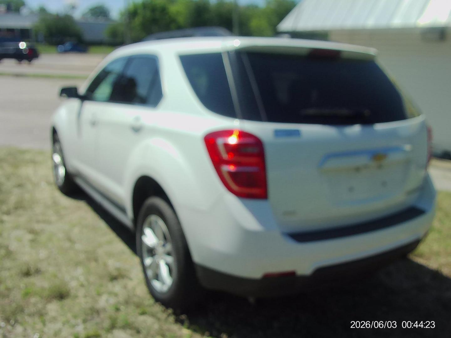2016 White Chevrolet Equinox LT AWD (2GNFLFEK3G6) with an 2.4L L4 DOHC 16V FFV engine, 6A transmission, located at 2553 Airline Blvd, Portsmouth, VA, 23701, (757) 488-8331, 36.813889, -76.357597 - ***VEHICLE TERMS*** Down Payment: $1499 Weekly Payment: $120 APR: 23.9% Repayment Terms: 42 Months *** CALL ELIZABETH SMITH - DIRECTOR OF MARKETING @ 757-488-8331 TO SCHEDULE YOUR APPOINTMENT TODAY AND GET PRE-APPROVED RIGHT OVER THE PHONE*** - Photo#7