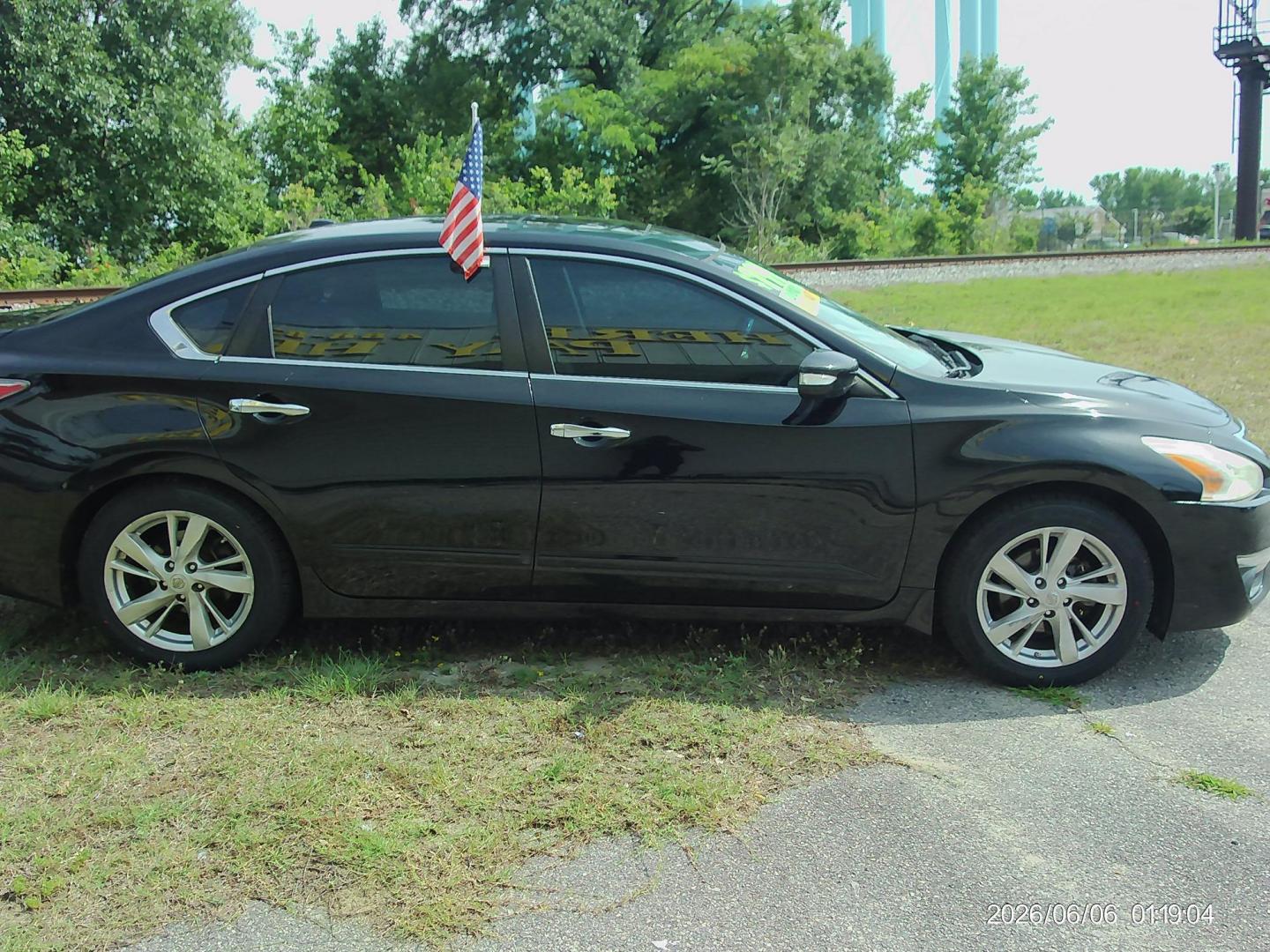 2015 Black Nissan Altima 2.5 S (1N4AL3AP7FN) with an 2.5L L4 DOHC 16V engine, Continuously Variable Transmission transmission, located at 2553 Airline Blvd, Portsmouth, VA, 23701, (757) 488-8331, 36.813889, -76.357597 - Photo#4