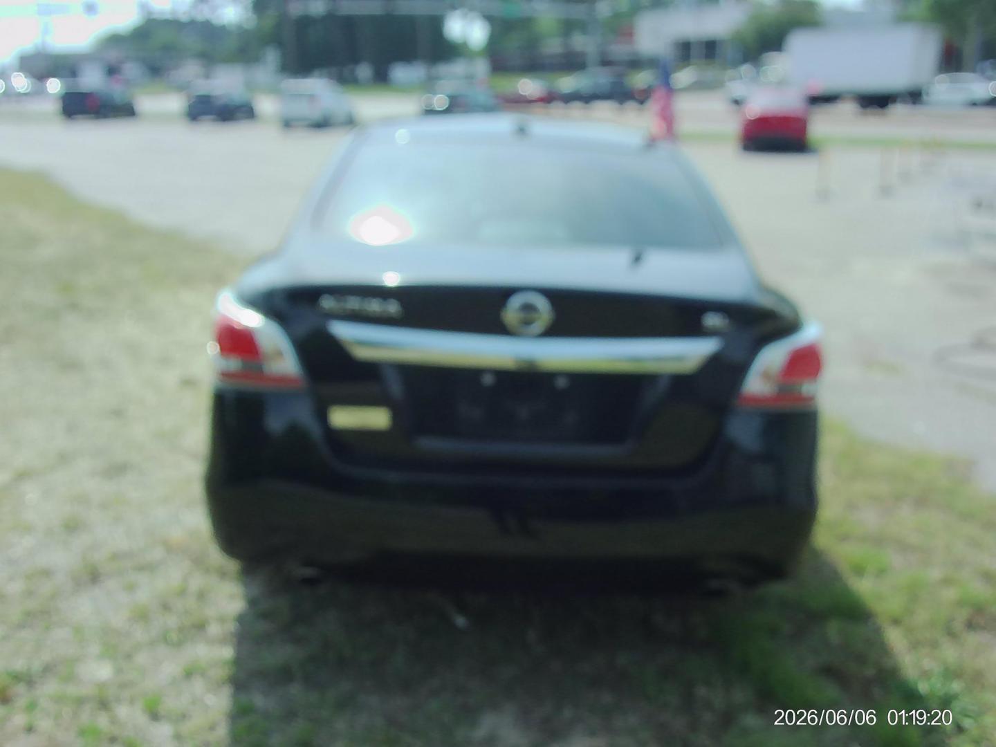 2015 Black Nissan Altima 2.5 S (1N4AL3AP7FN) with an 2.5L L4 DOHC 16V engine, Continuously Variable Transmission transmission, located at 2553 Airline Blvd, Portsmouth, VA, 23701, (757) 488-8331, 36.813889, -76.357597 - Photo#6