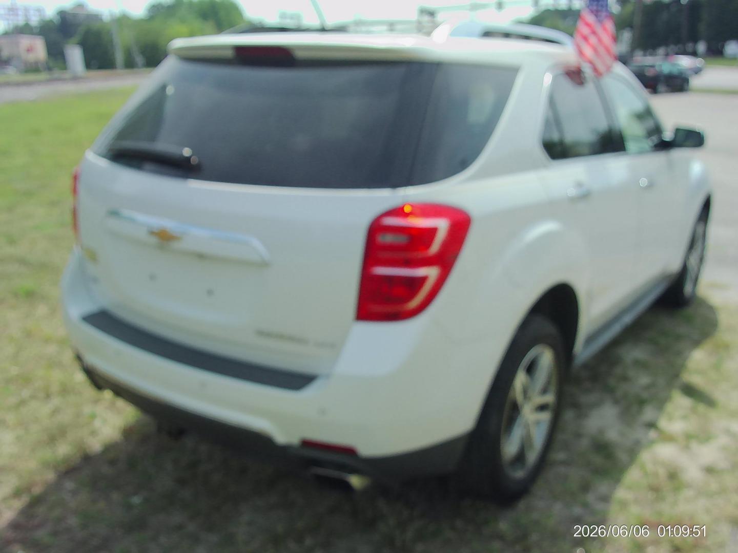 2016 White Chevrolet Equinox LTZ AWD (2GNFLGE33G6) with an 3.6L V6 DOHC 24V engine, 6A transmission, located at 2553 Airline Blvd, Portsmouth, VA, 23701, (757) 488-8331, 36.813889, -76.357597 - Photo#5