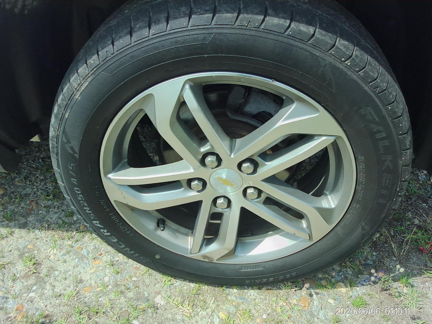 2016 White Chevrolet Equinox LTZ AWD (2GNFLGE33G6) with an 3.6L V6 DOHC 24V engine, 6A transmission, located at 2553 Airline Blvd, Portsmouth, VA, 23701, (757) 488-8331, 36.813889, -76.357597 - Photo#8