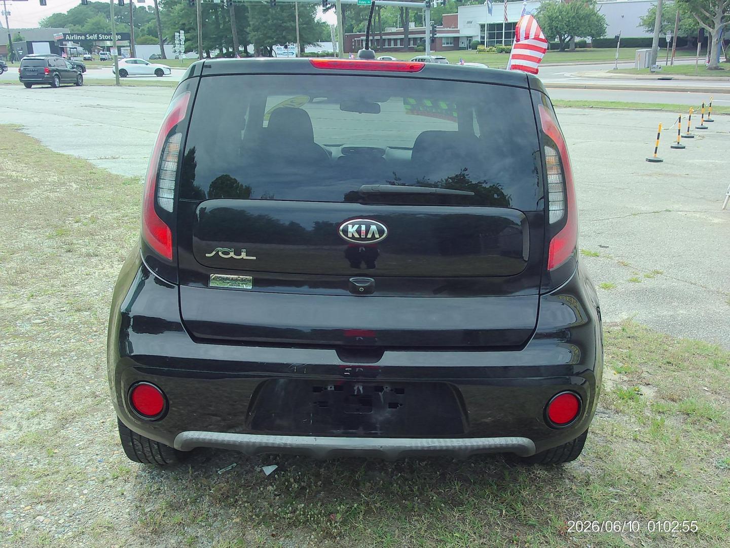 2017 Black Kia Soul + (KNDJP3A54H7) with an 2.0L L4 DOHC 16V engine, 6A transmission, located at 2553 Airline Blvd, Portsmouth, VA, 23701, (757) 488-8331, 36.813889, -76.357597 - ***VEHICLE TERMS*** Down Payment: $999 Weekly Payment: $115 APR: 23.9% Repayment Terms: 42 Months *** CALL ELIZABETH SMITH - DIRECTOR OF MARKETING @ 757-488-8331 TO SCHEDULE YOUR APPOINTMENT TODAY AND GET PRE-APPROVED RIGHT OVER THE PHONE*** - Photo#6