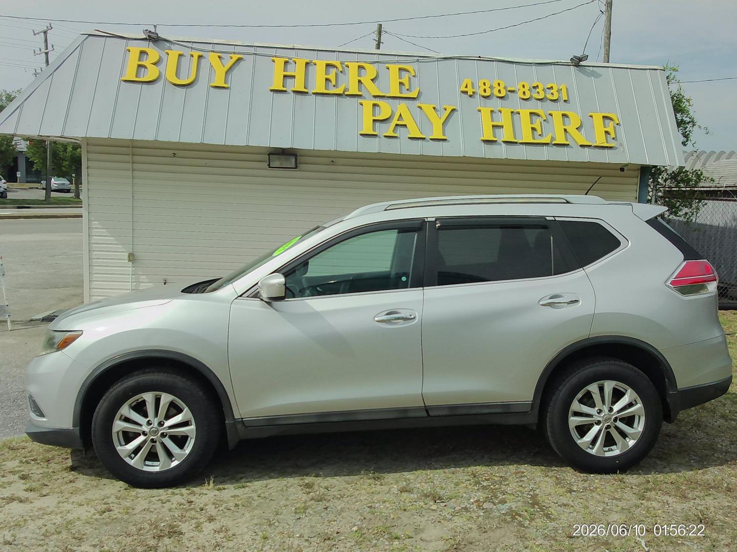 2015 Silver Nissan Rogue S AWD (5N1AT2MV1FC) with an 2.5L L4 DOHC 16V engine, Continuously Variable Transmission transmission, located at 2553 Airline Blvd, Portsmouth, VA, 23701, (757) 488-8331, 36.813889, -76.357597 - ***VEHICLE TERMS*** Down Payment: $999 Weekly Payment: $115 APR: 23.9% Repayment Terms: 42 Months *** CALL ELIZABETH SMITH - DIRECTOR OF MARKETING @ 757-488-8331 TO SCHEDULE YOUR APPOINTMENT TODAY AND GET PRE-APPROVED RIGHT OVER THE PHONE*** - Photo#0