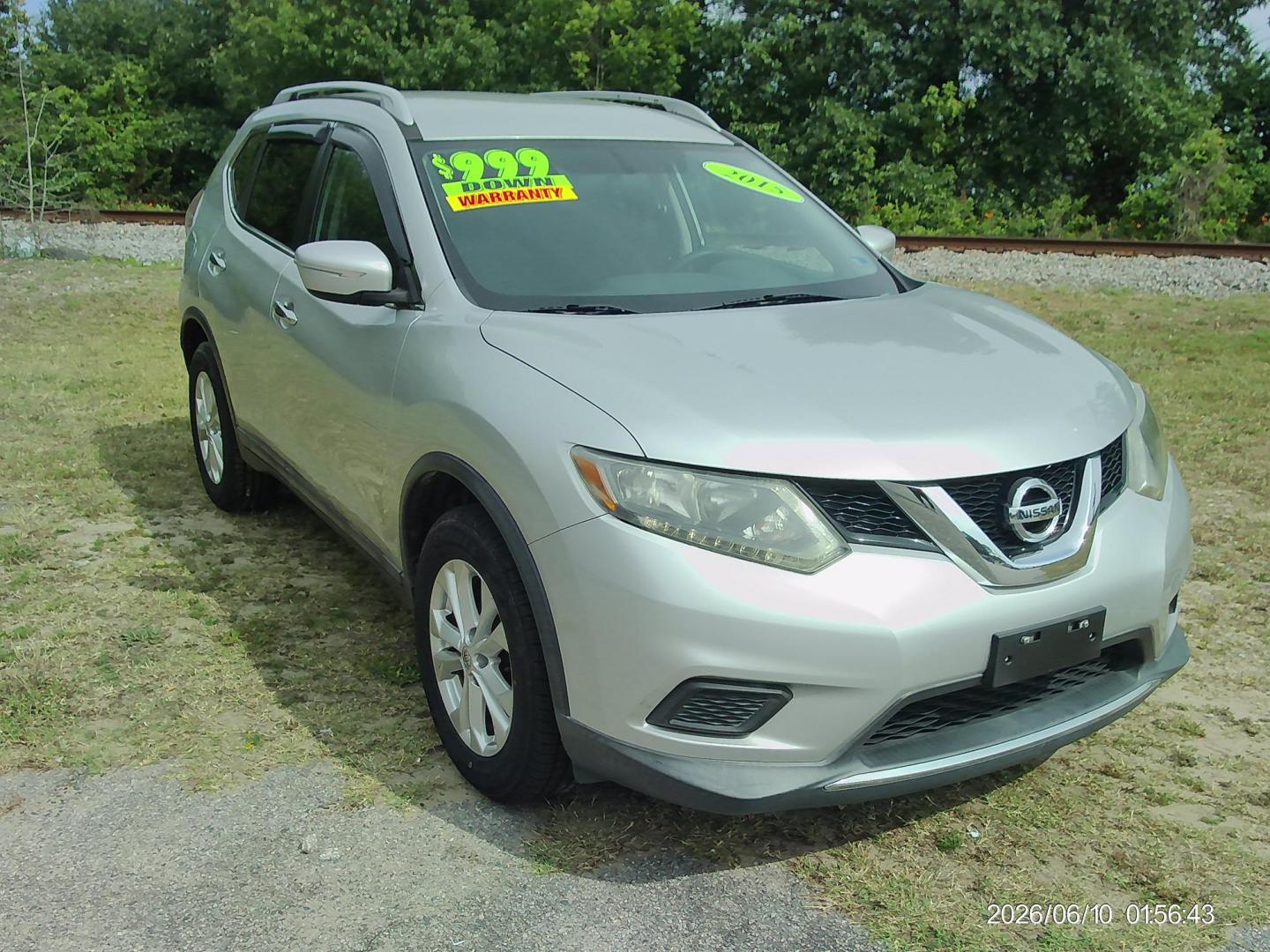 2015 Silver Nissan Rogue S AWD (5N1AT2MV1FC) with an 2.5L L4 DOHC 16V engine, Continuously Variable Transmission transmission, located at 2553 Airline Blvd, Portsmouth, VA, 23701, (757) 488-8331, 36.813889, -76.357597 - ***VEHICLE TERMS*** Down Payment: $999 Weekly Payment: $115 APR: 23.9% Repayment Terms: 42 Months *** CALL ELIZABETH SMITH - DIRECTOR OF MARKETING @ 757-488-8331 TO SCHEDULE YOUR APPOINTMENT TODAY AND GET PRE-APPROVED RIGHT OVER THE PHONE*** - Photo#3