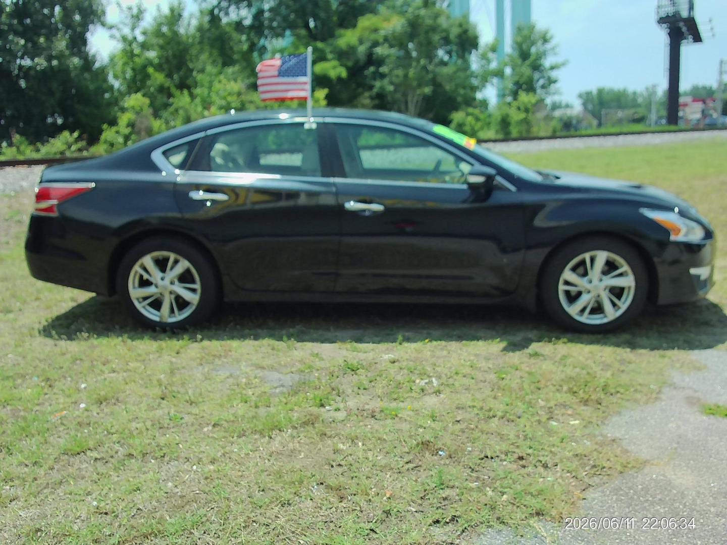 2015 Black Nissan Altima 2.5 S (1N4AL3AP1FC) with an 2.5L L4 DOHC 16V engine, Continuously Variable Transmission transmission, located at 2553 Airline Blvd, Portsmouth, VA, 23701, (757) 488-8331, 36.813889, -76.357597 - ***VEHICLE TERMS*** Down Payment: $899 Weekly Payment: $115 APR: 23.9% Repayment Terms: 42 Months *** CALL ELIZABETH SMITH - DIRECTOR OF MARKETING @ 757-488-8331 TO SCHEDULE YOUR APPOINTMENT TODAY AND GET PRE-APPROVED RIGHT OVER THE PHONE*** - Photo#4