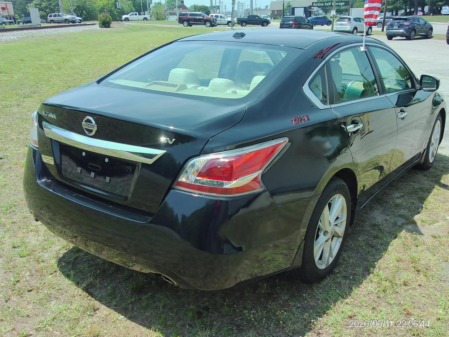 2015 Black Nissan Altima 2.5 S (1N4AL3AP1FC) with an 2.5L L4 DOHC 16V engine, Continuously Variable Transmission transmission, located at 2553 Airline Blvd, Portsmouth, VA, 23701, (757) 488-8331, 36.813889, -76.357597 - ***VEHICLE TERMS*** Down Payment: $899 Weekly Payment: $115 APR: 23.9% Repayment Terms: 42 Months *** CALL ELIZABETH SMITH - DIRECTOR OF MARKETING @ 757-488-8331 TO SCHEDULE YOUR APPOINTMENT TODAY AND GET PRE-APPROVED RIGHT OVER THE PHONE*** - Photo#5
