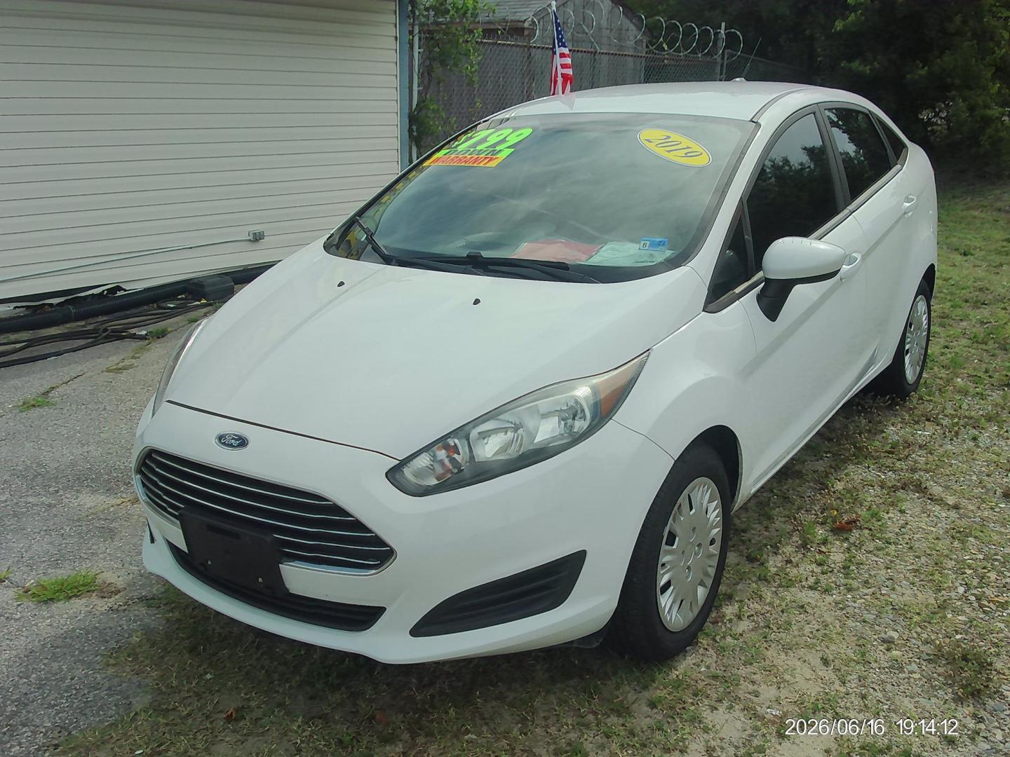2019 White Ford Fiesta S Sedan (3FADP4AJ9KM) with an 1.6L L4 DOHC 16V engine, located at 2553 Airline Blvd, Portsmouth, VA, 23701, (757) 488-8331, 36.813889, -76.357597 - ***VEHICLE TERMS*** Down Payment: $799 Weekly Payment: $110 APR: 23.9% Repayment Terms: 42 Months *** CALL ELIZABETH SMITH - DIRECTOR OF MARKETING @ 757-488-8331 TO SCHEDULE YOUR APPOINTMENT TODAY AND GET PRE-APPROVED RIGHT OVER THE PHONE*** - Photo#1