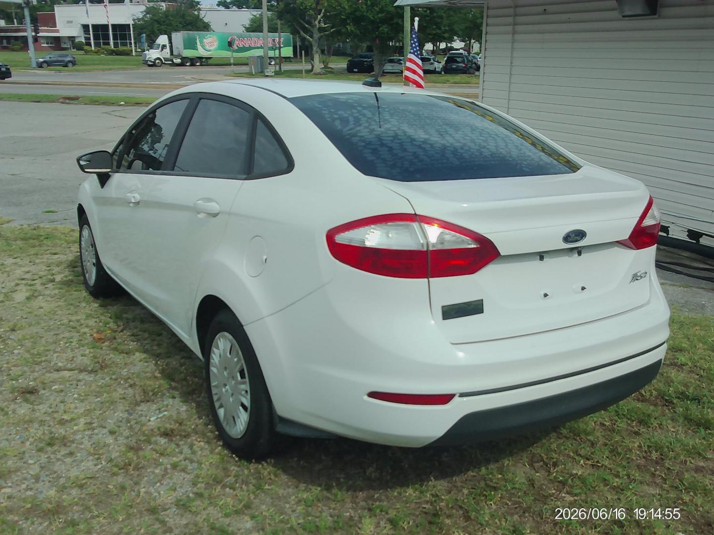 2019 White Ford Fiesta S Sedan (3FADP4AJ9KM) with an 1.6L L4 DOHC 16V engine, located at 2553 Airline Blvd, Portsmouth, VA, 23701, (757) 488-8331, 36.813889, -76.357597 - ***VEHICLE TERMS*** Down Payment: $799 Weekly Payment: $110 APR: 23.9% Repayment Terms: 42 Months *** CALL ELIZABETH SMITH - DIRECTOR OF MARKETING @ 757-488-8331 TO SCHEDULE YOUR APPOINTMENT TODAY AND GET PRE-APPROVED RIGHT OVER THE PHONE*** - Photo#7