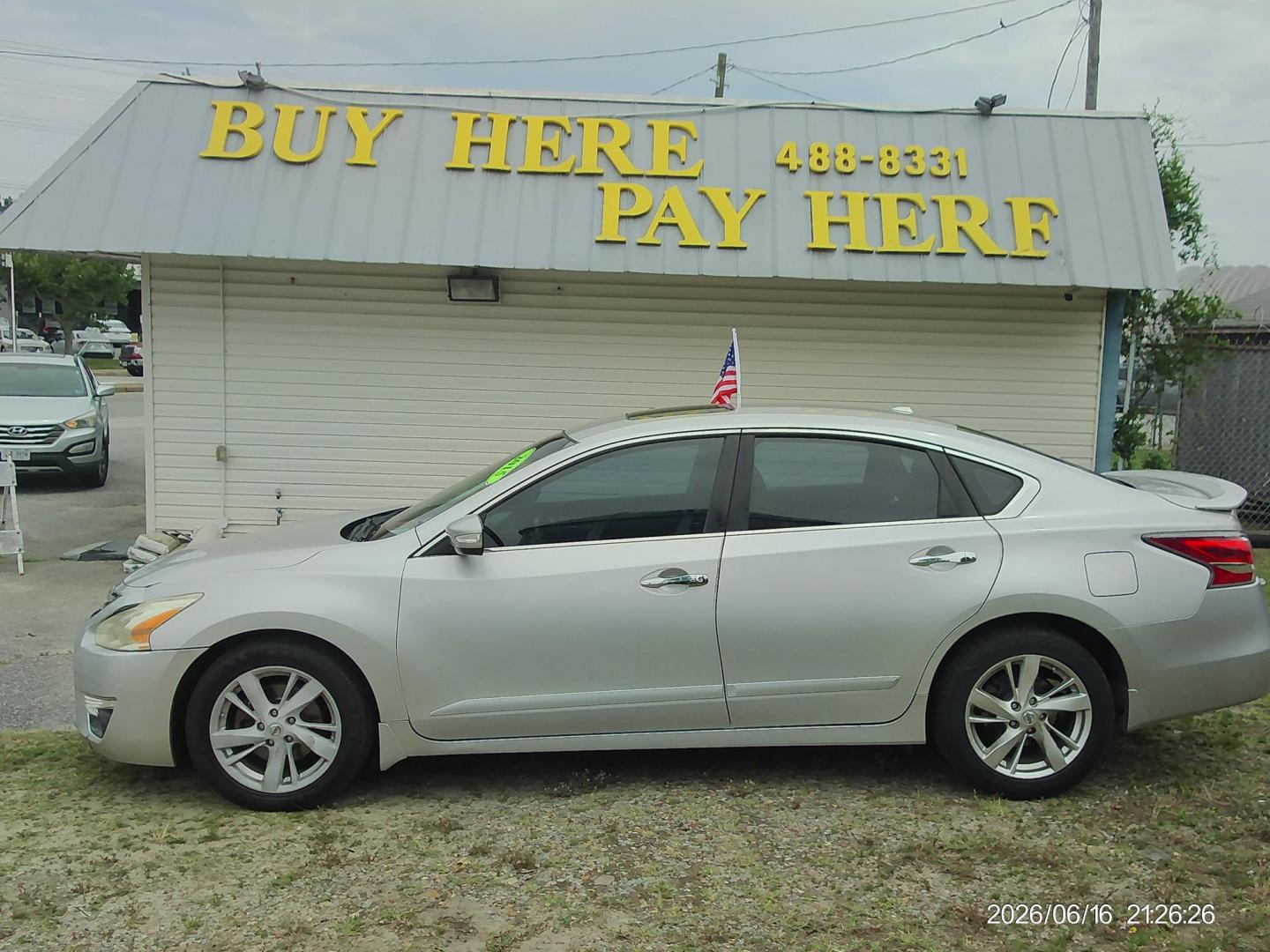 2015 Silver Nissan Altima 2.5 S (1N4AL3AP5FN) with an 2.5L L4 DOHC 16V engine, Continuously Variable Transmission transmission, located at 2553 Airline Blvd, Portsmouth, VA, 23701, (757) 488-8331, 36.813889, -76.357597 - ***VEHICLE TERMS*** Down Payment: $999 Weekly Payment: $115 APR: 23.9% Repayment Terms: 42 Months *** CALL ELIZABETH SMITH - DIRECTOR OF MARKETING @ 757-488-8331 TO SCHEDULE YOUR APPOINTMENT TODAY AND GET PRE-APPROVED RIGHT OVER THE PHONE*** - Photo#0