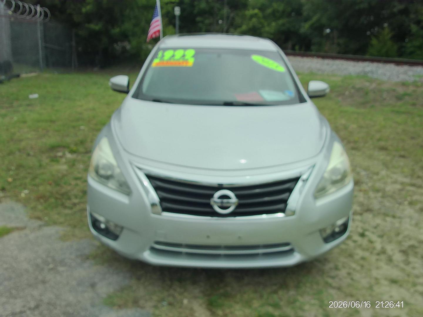 2015 Silver Nissan Altima 2.5 S (1N4AL3AP5FN) with an 2.5L L4 DOHC 16V engine, Continuously Variable Transmission transmission, located at 2553 Airline Blvd, Portsmouth, VA, 23701, (757) 488-8331, 36.813889, -76.357597 - ***VEHICLE TERMS*** Down Payment: $999 Weekly Payment: $115 APR: 23.9% Repayment Terms: 42 Months *** CALL ELIZABETH SMITH - DIRECTOR OF MARKETING @ 757-488-8331 TO SCHEDULE YOUR APPOINTMENT TODAY AND GET PRE-APPROVED RIGHT OVER THE PHONE*** - Photo#2