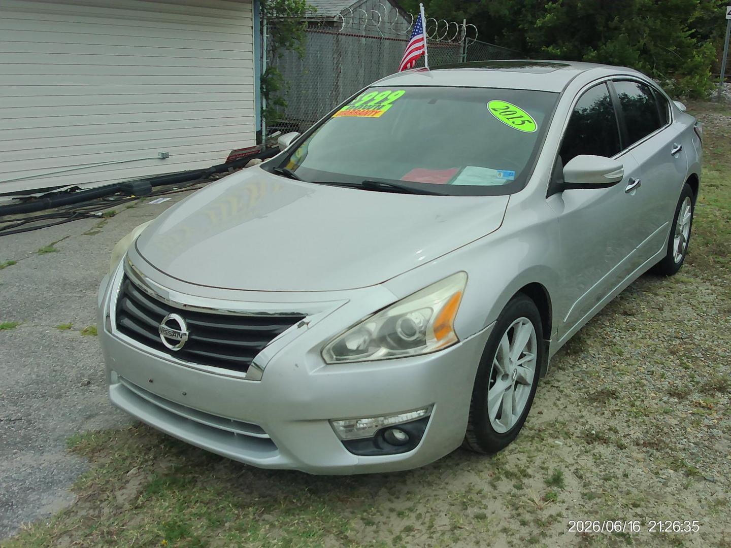 2015 Silver Nissan Altima 2.5 S (1N4AL3AP5FN) with an 2.5L L4 DOHC 16V engine, Continuously Variable Transmission transmission, located at 2553 Airline Blvd, Portsmouth, VA, 23701, (757) 488-8331, 36.813889, -76.357597 - ***VEHICLE TERMS*** Down Payment: $999 Weekly Payment: $115 APR: 23.9% Repayment Terms: 42 Months *** CALL ELIZABETH SMITH - DIRECTOR OF MARKETING @ 757-488-8331 TO SCHEDULE YOUR APPOINTMENT TODAY AND GET PRE-APPROVED RIGHT OVER THE PHONE*** - Photo#1