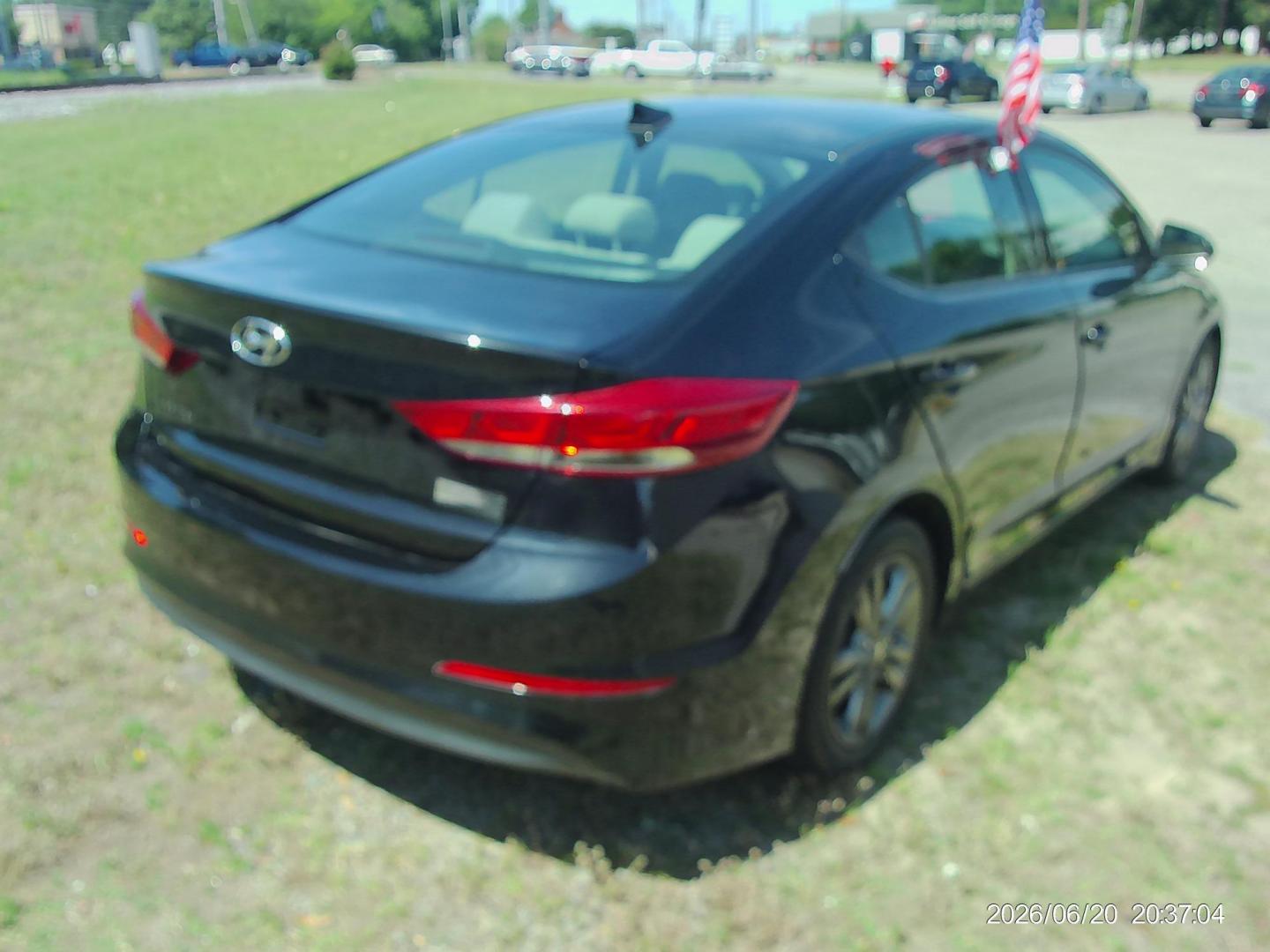 2018 Black Hyundai Elantra Limited (5NPD84LF1JH) with an 1.8L L4 DOHC 16V engine, 6A transmission, located at 2553 Airline Blvd, Portsmouth, VA, 23701, (757) 488-8331, 36.813889, -76.357597 - ***VEHICLE TERMS*** Down Payment: $999 Weekly Payment: $125 APR: 23.9% Repayment Terms: 42 Months *** CALL ELIZABETH SMITH - DIRECTOR OF MARKETING @ 757-488-8331 TO SCHEDULE YOUR APPOINTMENT TODAY AND GET PRE-APPROVED RIGHT OVER THE PHONE***- Photo#5