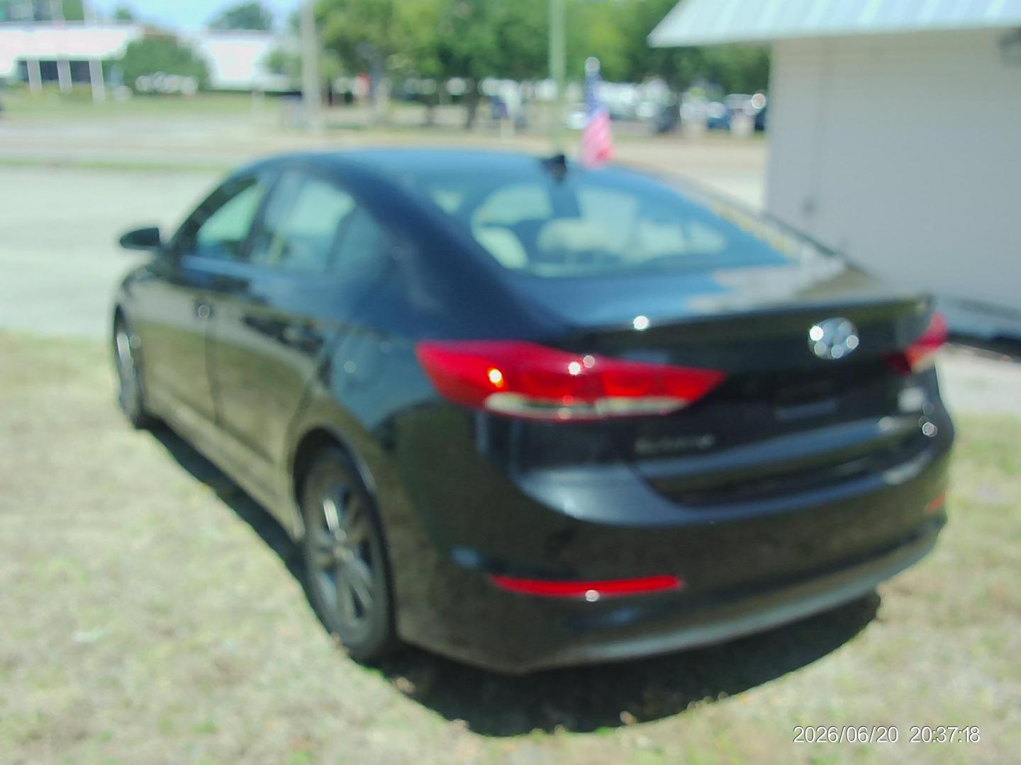 2018 Black Hyundai Elantra Limited (5NPD84LF1JH) with an 1.8L L4 DOHC 16V engine, 6A transmission, located at 2553 Airline Blvd, Portsmouth, VA, 23701, (757) 488-8331, 36.813889, -76.357597 - ***VEHICLE TERMS*** Down Payment: $999 Weekly Payment: $125 APR: 23.9% Repayment Terms: 42 Months *** CALL ELIZABETH SMITH - DIRECTOR OF MARKETING @ 757-488-8331 TO SCHEDULE YOUR APPOINTMENT TODAY AND GET PRE-APPROVED RIGHT OVER THE PHONE***- Photo#7
