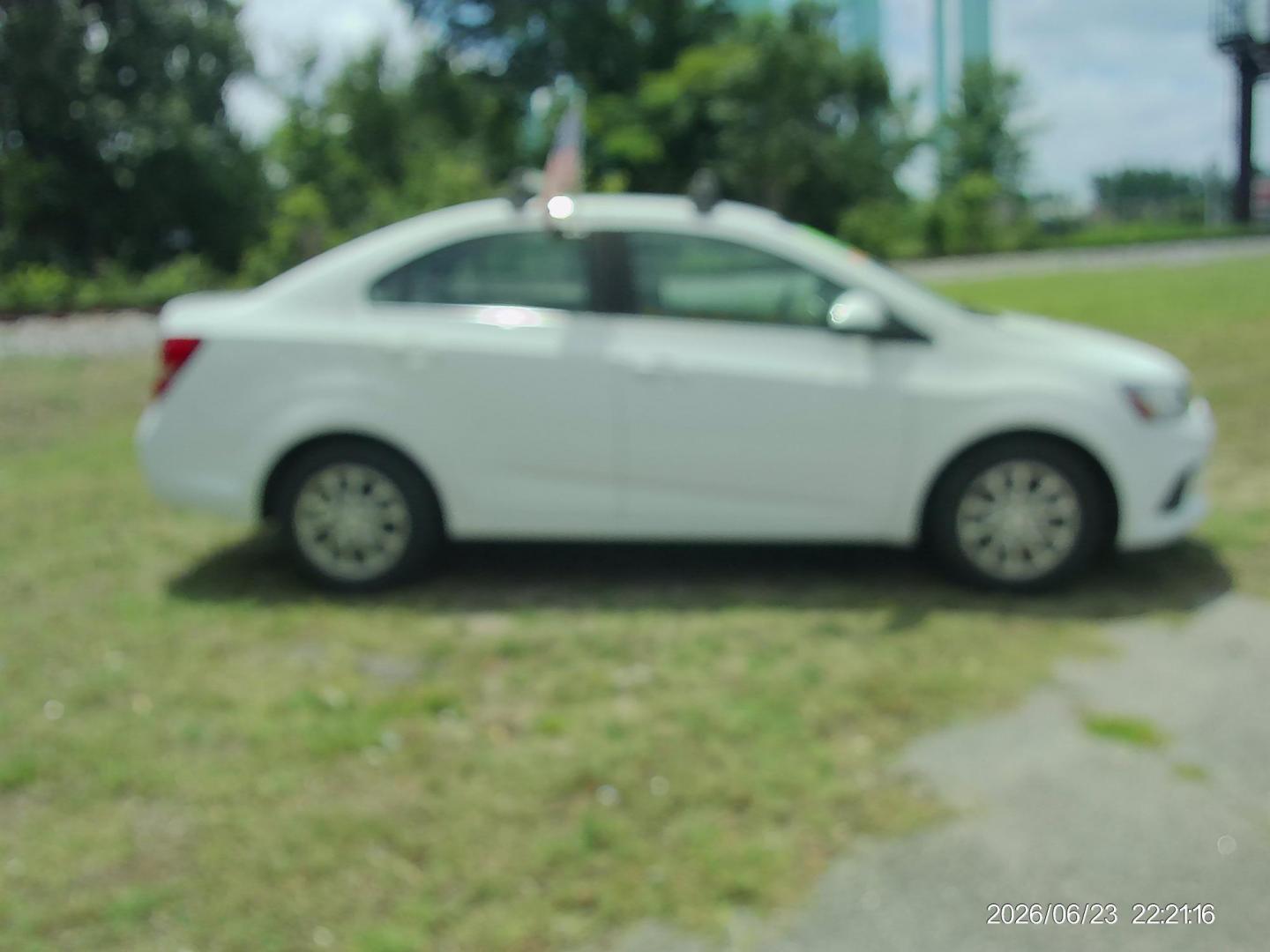 2019 White Chevrolet Sonic LT Manual Sedan (1G1JD5SB7K4) with an 1.4L L4 DOHC 24V TURBO engine, 5M transmission, located at 2553 Airline Blvd, Portsmouth, VA, 23701, (757) 488-8331, 36.813889, -76.357597 - ***VEHICLE TERMS*** Down Payment: $899 Weekly Payment: $115 APR: 23.9% Repayment Terms: 42 Months *** CALL ELIZABETH SMITH - DIRECTOR OF MARKETING @ 757-488-8331 TO SCHEDULE YOUR APPOINTMENT TODAY AND GET PRE-APPROVED RIGHT OVER THE PHONE*** - Photo#4