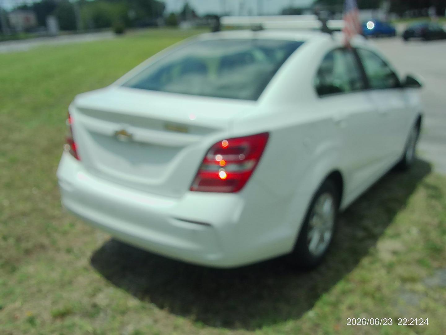 2019 White Chevrolet Sonic LT Manual Sedan (1G1JD5SB7K4) with an 1.4L L4 DOHC 24V TURBO engine, 5M transmission, located at 2553 Airline Blvd, Portsmouth, VA, 23701, (757) 488-8331, 36.813889, -76.357597 - ***VEHICLE TERMS*** Down Payment: $899 Weekly Payment: $115 APR: 23.9% Repayment Terms: 42 Months *** CALL ELIZABETH SMITH - DIRECTOR OF MARKETING @ 757-488-8331 TO SCHEDULE YOUR APPOINTMENT TODAY AND GET PRE-APPROVED RIGHT OVER THE PHONE*** - Photo#5