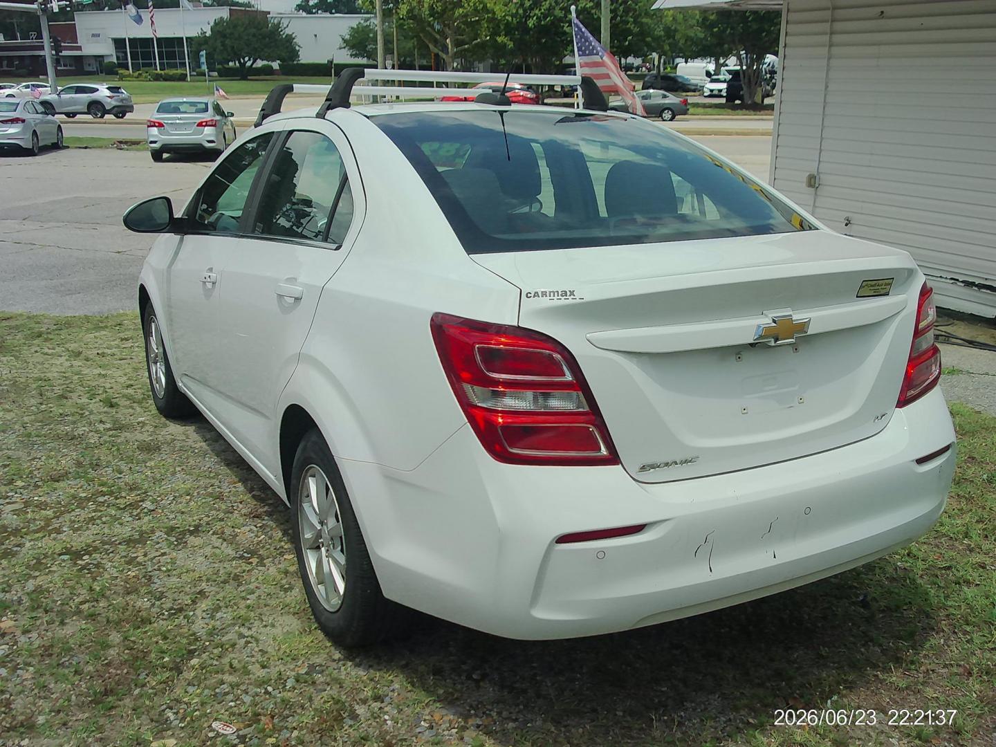 2019 White Chevrolet Sonic LT Manual Sedan (1G1JD5SB7K4) with an 1.4L L4 DOHC 24V TURBO engine, 5M transmission, located at 2553 Airline Blvd, Portsmouth, VA, 23701, (757) 488-8331, 36.813889, -76.357597 - ***VEHICLE TERMS*** Down Payment: $899 Weekly Payment: $115 APR: 23.9% Repayment Terms: 42 Months *** CALL ELIZABETH SMITH - DIRECTOR OF MARKETING @ 757-488-8331 TO SCHEDULE YOUR APPOINTMENT TODAY AND GET PRE-APPROVED RIGHT OVER THE PHONE*** - Photo#7