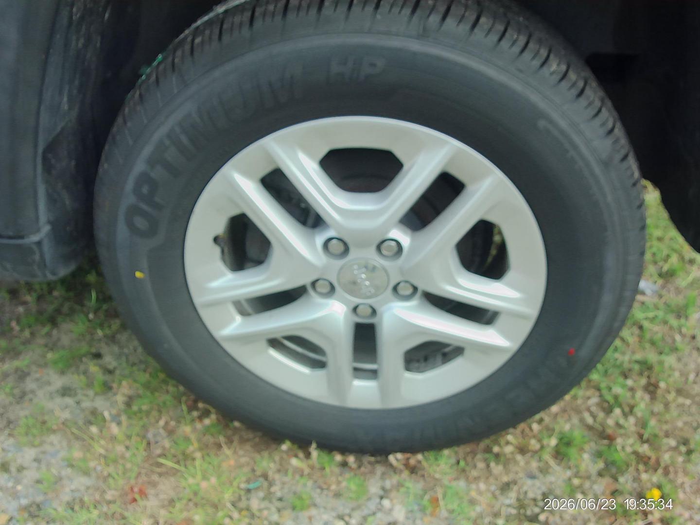 2018 Blue Jeep Compass Sport FWD (3C4NJCAB2JT) with an 2.4L L4 DOHC 16V engine, located at 2553 Airline Blvd, Portsmouth, VA, 23701, (757) 488-8331, 36.813889, -76.357597 - ***VEHICLE TERMS*** Down Payment: $1499 Weekly Payment: $120 APR: 23.9% Repayment Terms: 42 Months *** CALL ELIZABETH SMITH - DIRECTOR OF MARKETING @ 757-488-8331 TO SCHEDULE YOUR APPOINTMENT TODAY AND GET PRE-APPROVED RIGHT OVER THE PHONE*** - Photo#8