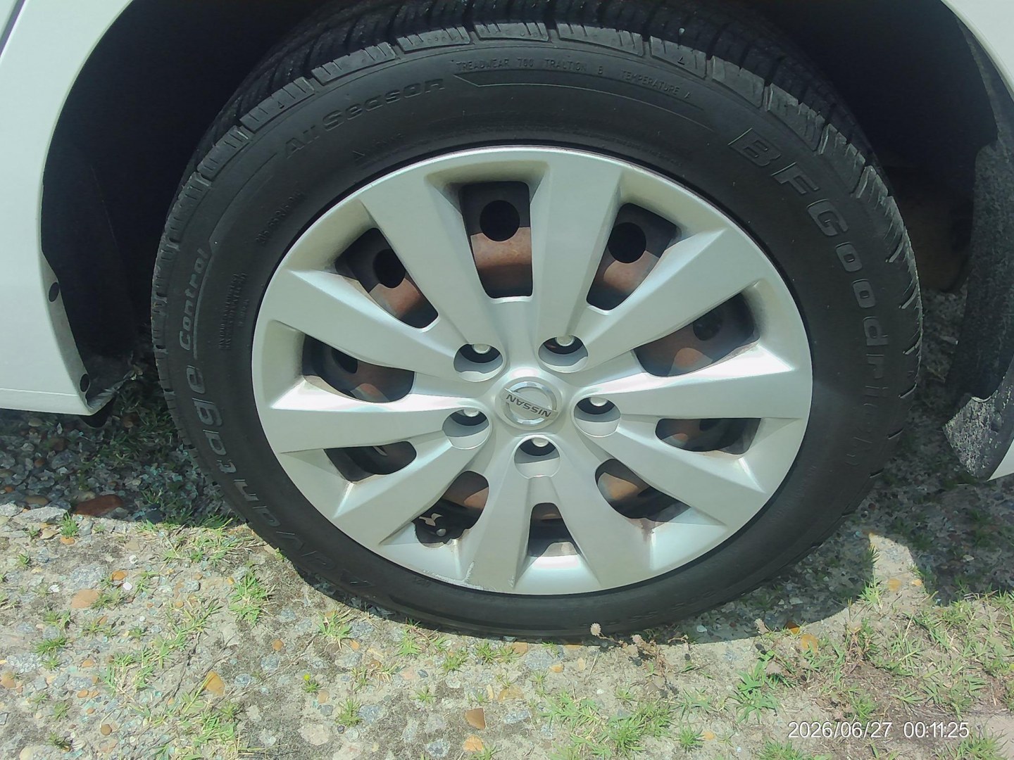 2019 White Nissan Sentra S CVT (3N1AB7AP2KY) with an 1.8L L4 SFI DOHC 16V engine, CVT transmission, located at 2553 Airline Blvd, Portsmouth, VA, 23701, (757) 488-8331, 36.813889, -76.357597 - ***VEHICLE TERMS*** Down Payment: $899 Weekly Payment: $115 APR: 23.9% Repayment Terms: 42 Months *** CALL ELIZABETH SMITH - DIRECTOR OF MARKETING @ 757-488-8331 TO SCHEDULE YOUR APPOINTMENT TODAY AND GET PRE-APPROVED RIGHT OVER THE PHONE***- Photo#8