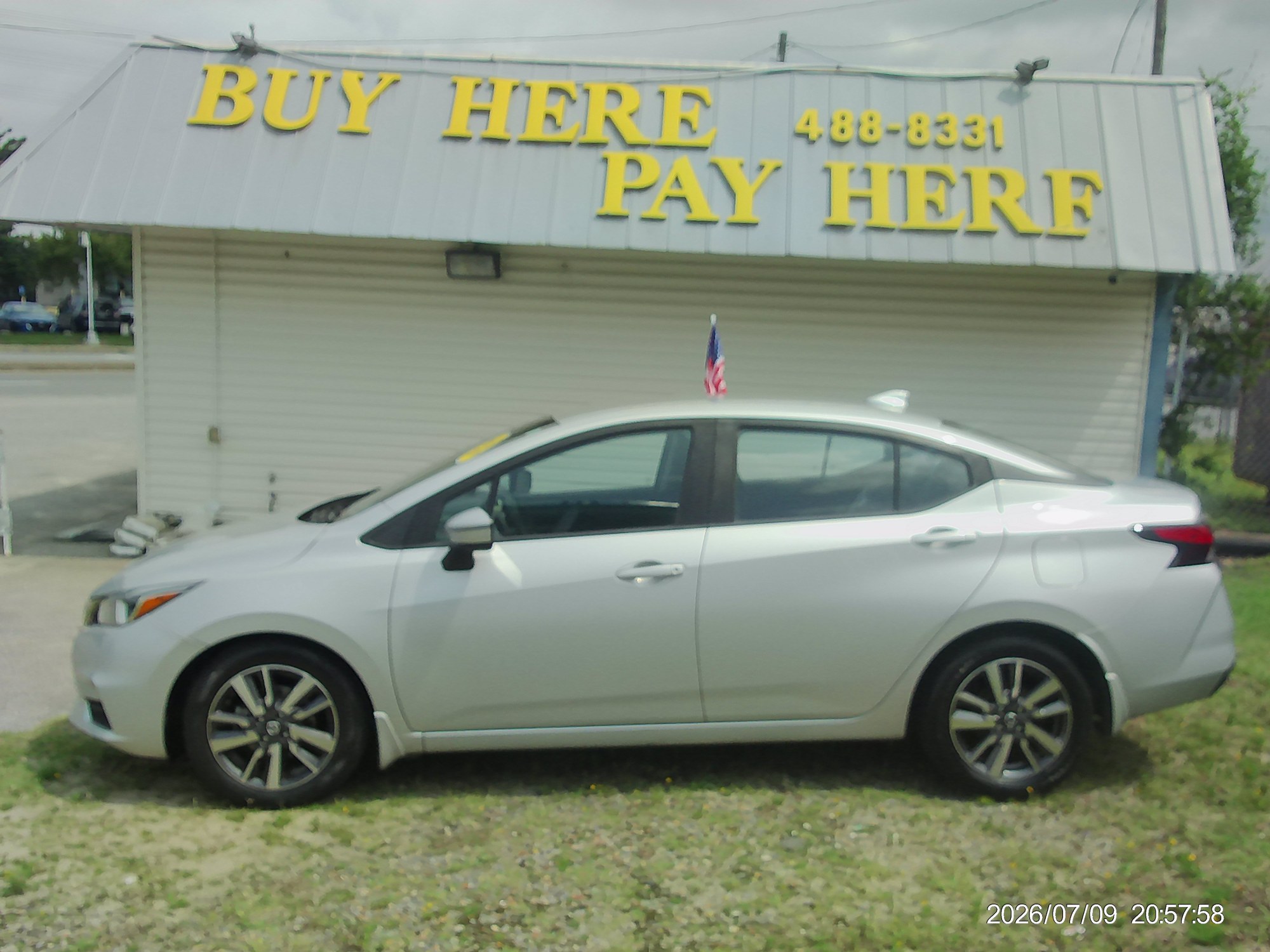 photo of 2020 Nissan Versa SV
