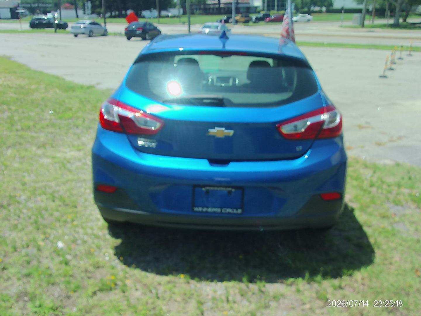 2018 Blue Chevrolet Cruze LT Auto Hatchback (3G1BE6SM9JS) with an 1.4L L4 DOHC 16V TURBO engine, 6A transmission, located at 2553 Airline Blvd, Portsmouth, VA, 23701, (757) 488-8331, 36.813889, -76.357597 - ***VEHICLE TERMS*** Down Payment: $999 Weekly Payment: $120 APR: 23.9% Repayment Terms: 42 Months *** CALL ELIZABETH SMITH - DIRECTOR OF MARKETING @ 757-488-8331 TO SCHEDULE YOUR APPOINTMENT TODAY AND GET PRE-APPROVED RIGHT OVER THE PHONE***- Photo#6