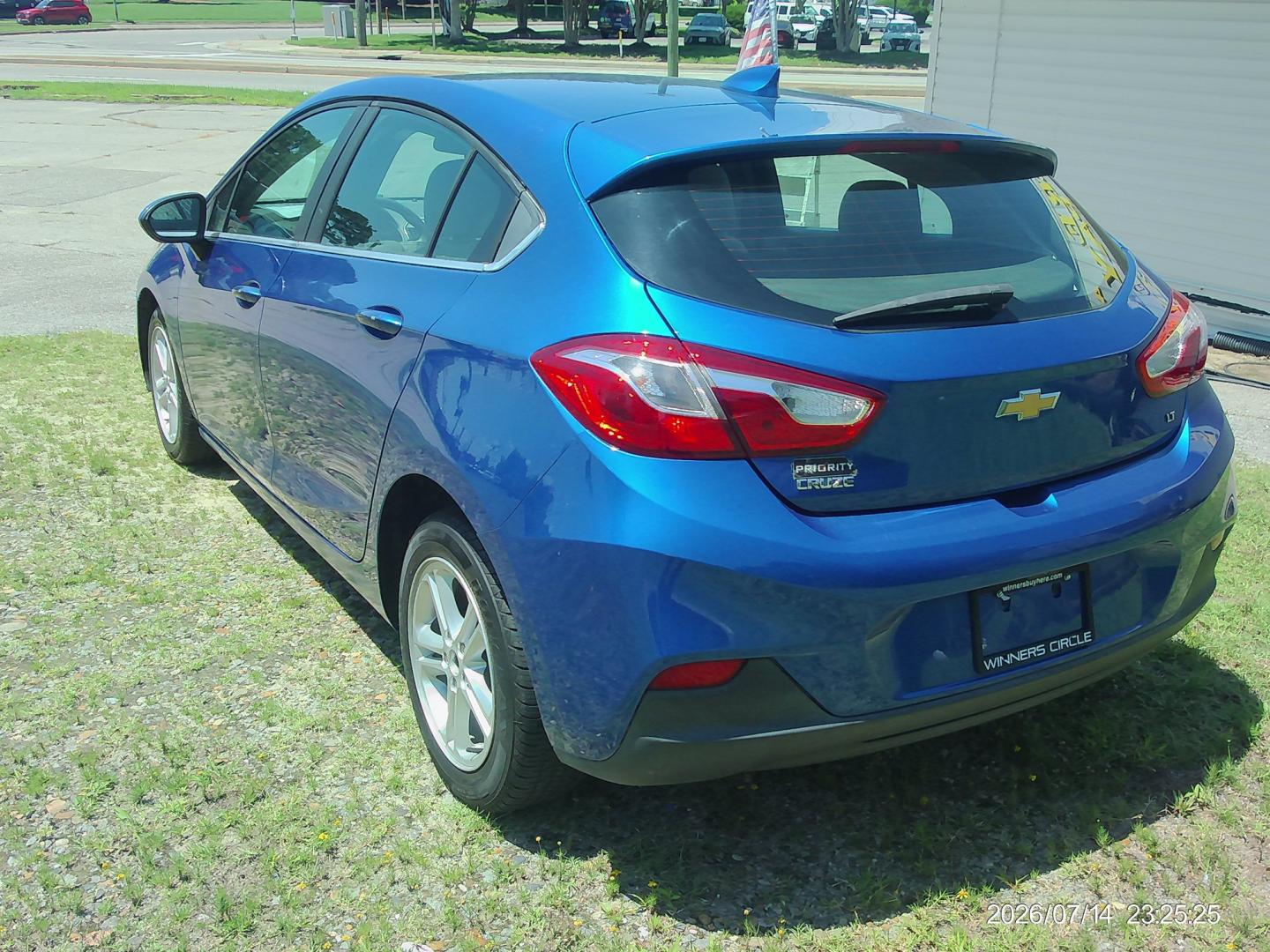 2018 Blue Chevrolet Cruze LT Auto Hatchback (3G1BE6SM9JS) with an 1.4L L4 DOHC 16V TURBO engine, 6A transmission, located at 2553 Airline Blvd, Portsmouth, VA, 23701, (757) 488-8331, 36.813889, -76.357597 - ***VEHICLE TERMS*** Down Payment: $999 Weekly Payment: $120 APR: 23.9% Repayment Terms: 42 Months *** CALL ELIZABETH SMITH - DIRECTOR OF MARKETING @ 757-488-8331 TO SCHEDULE YOUR APPOINTMENT TODAY AND GET PRE-APPROVED RIGHT OVER THE PHONE***- Photo#7