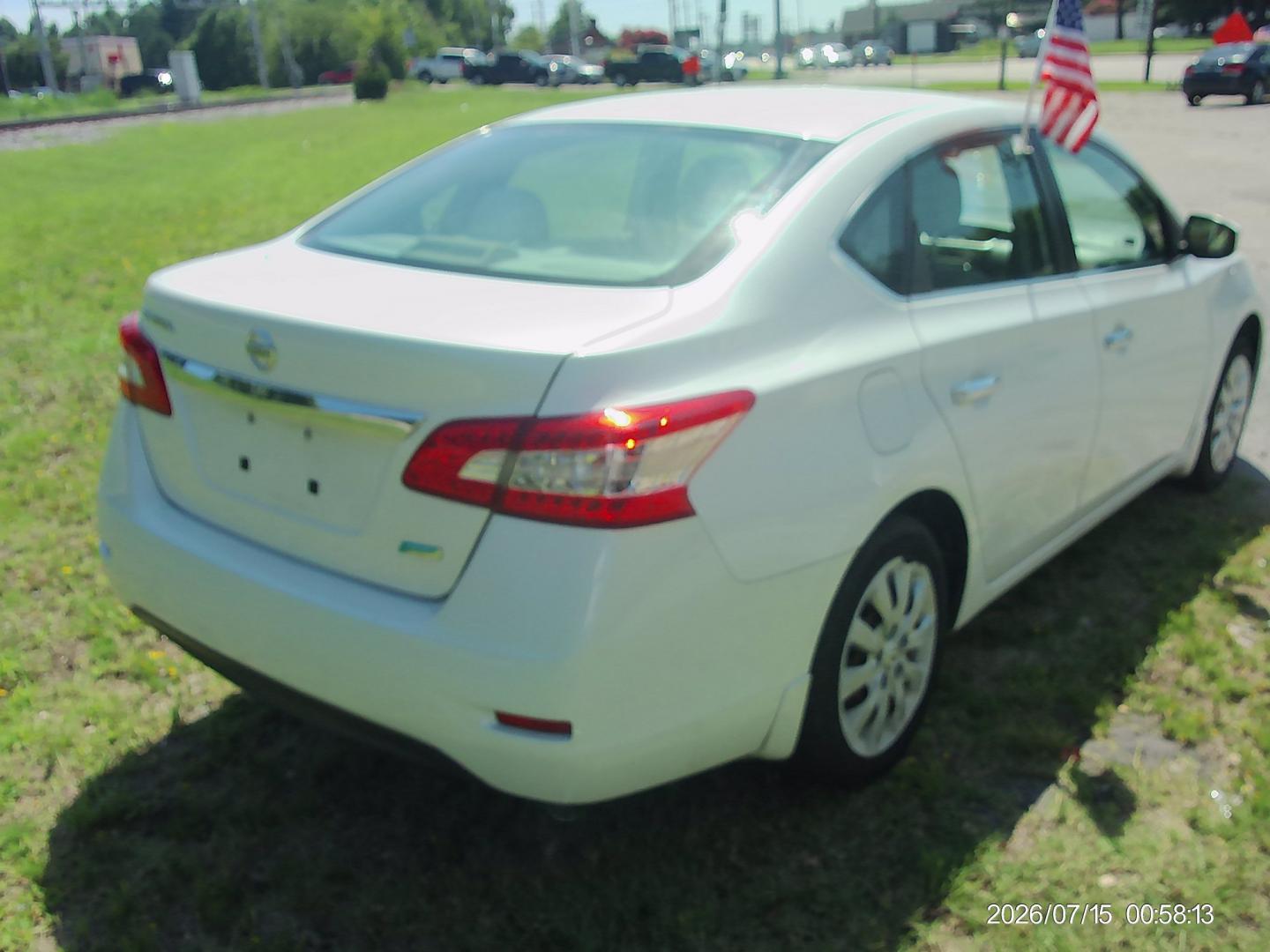 2014 White Nissan Sentra S 6MT (3N1AB7AP8EY) with an 1.8L L4 SFI DOHC 16V engine, 6-Speed Manual transmission, located at 2553 Airline Blvd, Portsmouth, VA, 23701, (757) 488-8331, 36.813889, -76.357597 - ***VEHICLE TERMS*** Down Payment: $599 Weekly Payment: $100 APR: 23.9% Repayment Terms: 42 Months *** CALL ELIZABETH SMITH - DIRECTOR OF MARKETING @ 757-488-8331 TO SCHEDULE YOUR APPOINTMENT TODAY AND GET PRE-APPROVED RIGHT OVER THE PHONE***- Photo#5