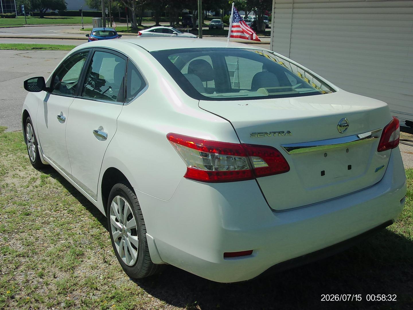 2014 White Nissan Sentra S 6MT (3N1AB7AP8EY) with an 1.8L L4 SFI DOHC 16V engine, 6-Speed Manual transmission, located at 2553 Airline Blvd, Portsmouth, VA, 23701, (757) 488-8331, 36.813889, -76.357597 - ***VEHICLE TERMS*** Down Payment: $599 Weekly Payment: $100 APR: 23.9% Repayment Terms: 42 Months *** CALL ELIZABETH SMITH - DIRECTOR OF MARKETING @ 757-488-8331 TO SCHEDULE YOUR APPOINTMENT TODAY AND GET PRE-APPROVED RIGHT OVER THE PHONE***- Photo#7