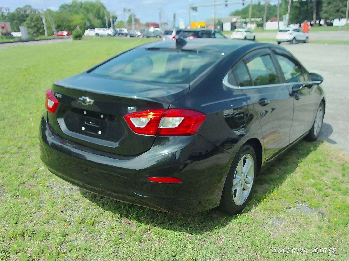 2018 Black Chevrolet Cruze LT Auto (1G1BE5SM8J7) with an 1.4L L4 DOHC 16V TURBO engine, 6A transmission, located at 2553 Airline Blvd, Portsmouth, VA, 23701, (757) 488-8331, 36.813889, -76.357597 - ***VEHICLE TERMS*** Down Payment: $999 Weekly Payment: $115 APR: 23.9% Repayment Terms: 42 Months *** CALL ELIZABETH SMITH - DIRECTOR OF MARKETING @ 757-488-8331 TO SCHEDULE YOUR APPOINTMENT TODAY AND GET PRE-APPROVED RIGHT OVER THE PHONE***- Photo#5