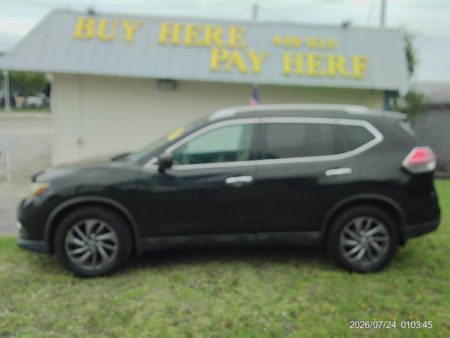 2016 Black Nissan Rogue S 2WD (5N1AT2MT9GC) with an 2.5L L4 DOHC 16V engine, CVT transmission, located at 2553 Airline Blvd, Portsmouth, VA, 23701, (757) 488-8331, 36.813889, -76.357597 - ***VEHICLE TERMS*** Down Payment: $999 Weekly Payment: $115 APR: 23.9% Repayment Terms: 42 Months *** CALL ELIZABETH SMITH - DIRECTOR OF MARKETING @ 757-488-8331 TO SCHEDULE YOUR APPOINTMENT TODAY AND GET PRE-APPROVED RIGHT OVER THE PHONE***- Photo#0