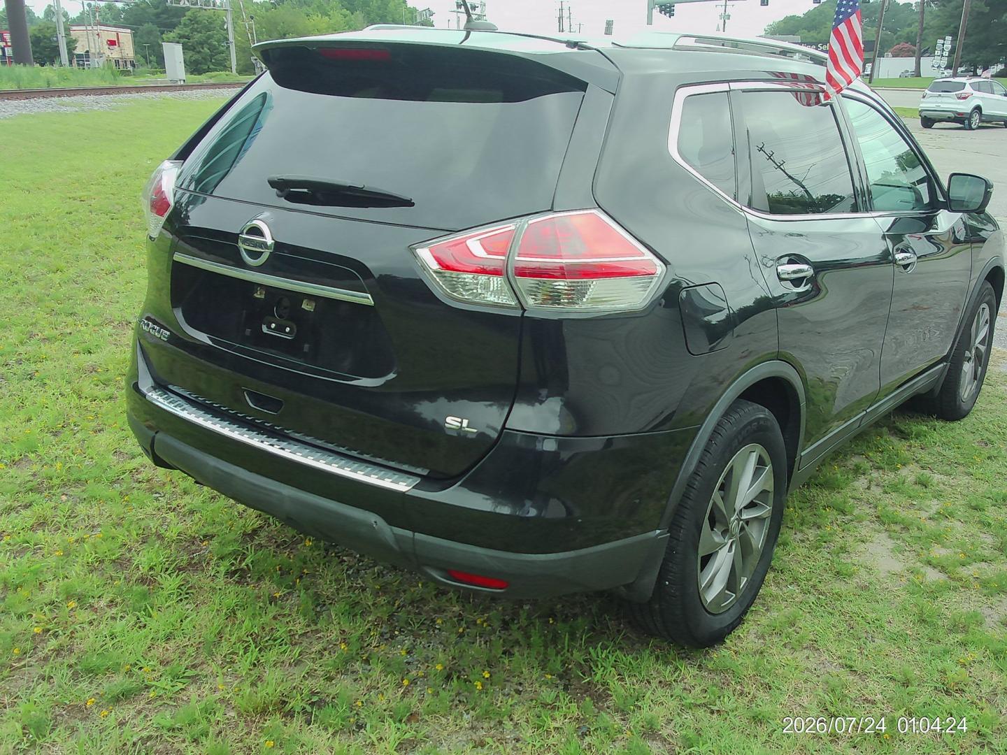 2016 Black Nissan Rogue S 2WD (5N1AT2MT9GC) with an 2.5L L4 DOHC 16V engine, CVT transmission, located at 2553 Airline Blvd, Portsmouth, VA, 23701, (757) 488-8331, 36.813889, -76.357597 - ***VEHICLE TERMS*** Down Payment: $999 Weekly Payment: $115 APR: 23.9% Repayment Terms: 42 Months *** CALL ELIZABETH SMITH - DIRECTOR OF MARKETING @ 757-488-8331 TO SCHEDULE YOUR APPOINTMENT TODAY AND GET PRE-APPROVED RIGHT OVER THE PHONE***- Photo#5