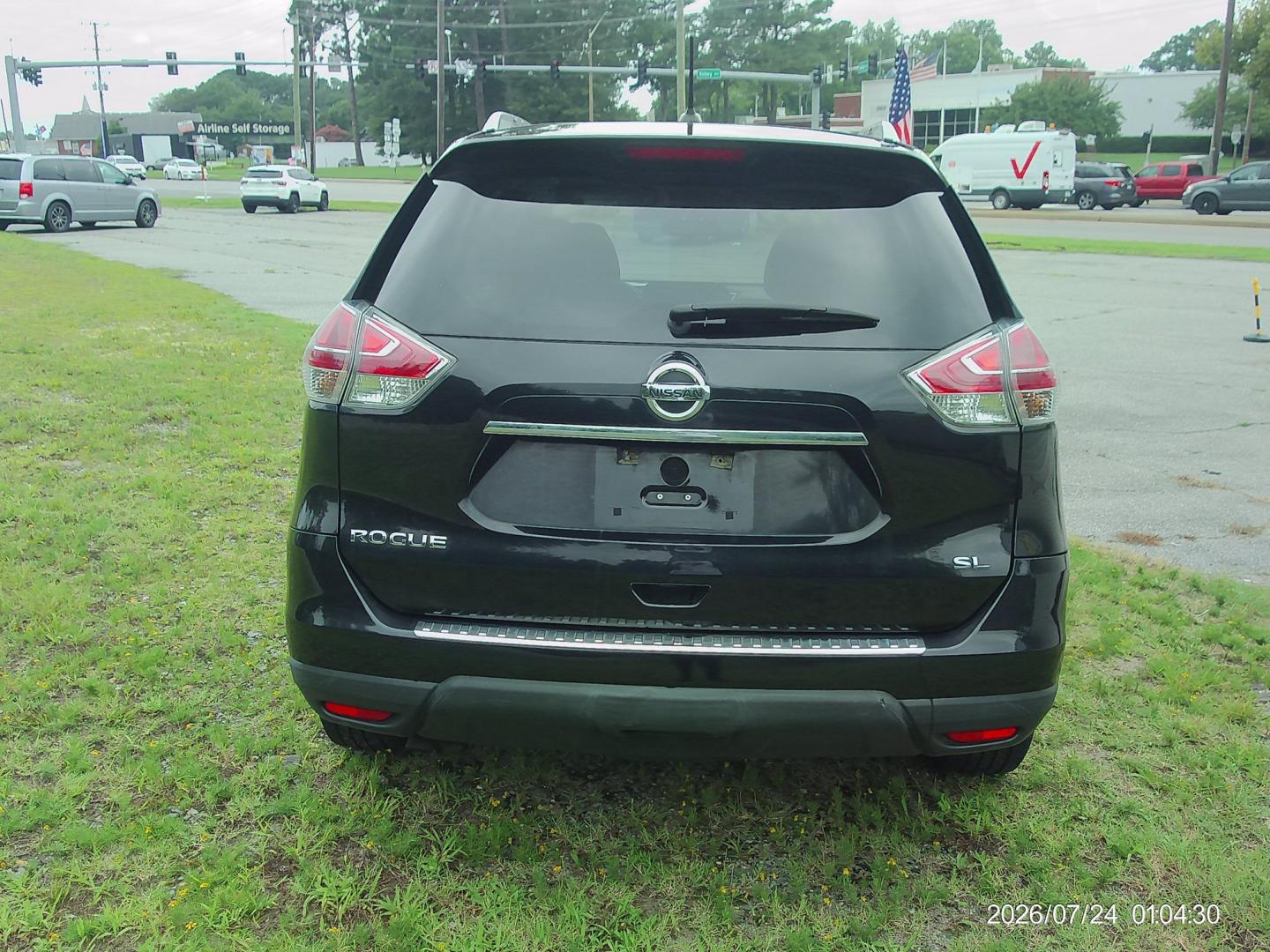 2016 Black Nissan Rogue S 2WD (5N1AT2MT9GC) with an 2.5L L4 DOHC 16V engine, CVT transmission, located at 2553 Airline Blvd, Portsmouth, VA, 23701, (757) 488-8331, 36.813889, -76.357597 - ***VEHICLE TERMS*** Down Payment: $999 Weekly Payment: $115 APR: 23.9% Repayment Terms: 42 Months *** CALL ELIZABETH SMITH - DIRECTOR OF MARKETING @ 757-488-8331 TO SCHEDULE YOUR APPOINTMENT TODAY AND GET PRE-APPROVED RIGHT OVER THE PHONE***- Photo#6
