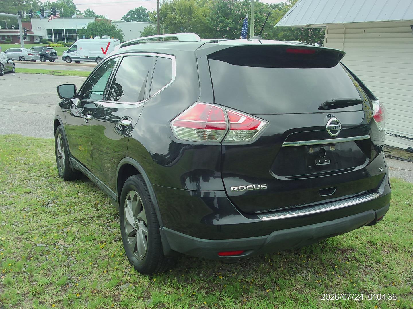 2016 Black Nissan Rogue S 2WD (5N1AT2MT9GC) with an 2.5L L4 DOHC 16V engine, CVT transmission, located at 2553 Airline Blvd, Portsmouth, VA, 23701, (757) 488-8331, 36.813889, -76.357597 - ***VEHICLE TERMS*** Down Payment: $999 Weekly Payment: $115 APR: 23.9% Repayment Terms: 42 Months *** CALL ELIZABETH SMITH - DIRECTOR OF MARKETING @ 757-488-8331 TO SCHEDULE YOUR APPOINTMENT TODAY AND GET PRE-APPROVED RIGHT OVER THE PHONE***- Photo#7