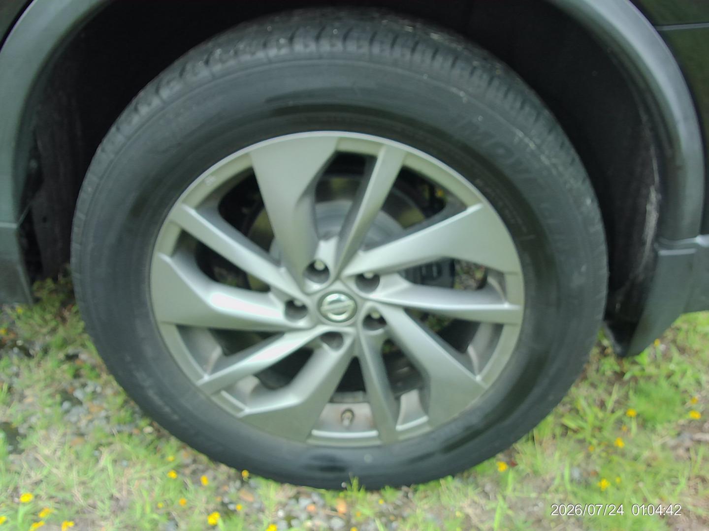 2016 Black Nissan Rogue S 2WD (5N1AT2MT9GC) with an 2.5L L4 DOHC 16V engine, CVT transmission, located at 2553 Airline Blvd, Portsmouth, VA, 23701, (757) 488-8331, 36.813889, -76.357597 - ***VEHICLE TERMS*** Down Payment: $999 Weekly Payment: $115 APR: 23.9% Repayment Terms: 42 Months *** CALL ELIZABETH SMITH - DIRECTOR OF MARKETING @ 757-488-8331 TO SCHEDULE YOUR APPOINTMENT TODAY AND GET PRE-APPROVED RIGHT OVER THE PHONE***- Photo#8