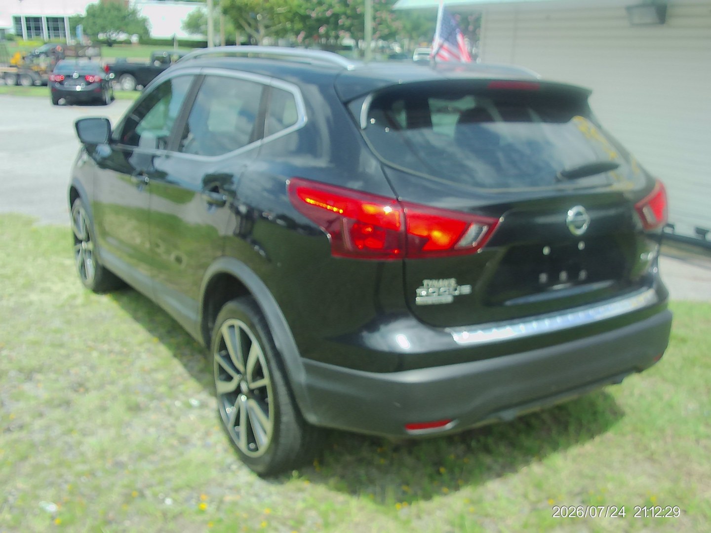 2017 Black Nissan Rogue Sport SL AWD (JN1BJ1CR5HW) with an 2.0L L4 DOHC 16V engine, CVT transmission, located at 2553 Airline Blvd, Portsmouth, VA, 23701, (757) 488-8331, 36.813889, -76.357597 - ***VEHICLE TERMS*** Down Payment: $1499 Weekly Payment: $125 APR: 23.9% Repayment Terms: 42 Months *** CALL ELIZABETH SMITH - DIRECTOR OF MARKETING @ 757-488-8331 TO SCHEDULE YOUR APPOINTMENT TODAY AND GET PRE-APPROVED RIGHT OVER THE PHONE***- Photo#7