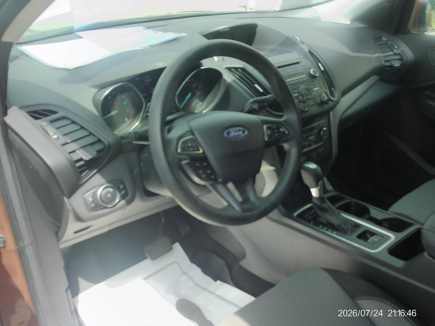 2017 Orange Ford Escape SE 4WD (1FMCU9G93HU) with an 2.0L L4 DOHC 16V engine, 6A transmission, located at 2553 Airline Blvd, Portsmouth, VA, 23701, (757) 488-8331, 36.813889, -76.357597 - ***VEHICLE TERMS*** Down Payment: $999 Weekly Payment: $115 APR: 23.9% Repayment Terms: 42 Months *** CALL ELIZABETH SMITH - DIRECTOR OF MARKETING @ 757-488-8331 TO SCHEDULE YOUR APPOINTMENT TODAY AND GET PRE-APPROVED RIGHT OVER THE PHONE***- Photo#9