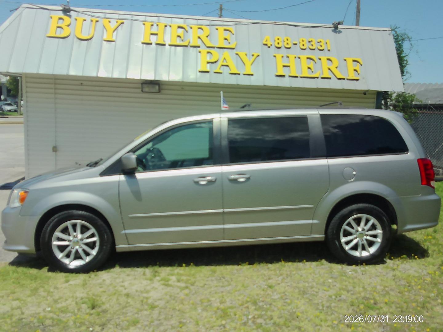 2016 Silver Dodge Grand Caravan SXT (2C4RDGCG3GR) with an 3.6L V6 DOHC 24V engine, 6A transmission, located at 2553 Airline Blvd, Portsmouth, VA, 23701, (757) 488-8331, 36.813889, -76.357597 - ***VEHICLE TERMS*** Down Payment: $999 Weekly Payment: $120 APR: 23.9% Repayment Terms: 42 Months *** CALL ELIZABETH SMITH - DIRECTOR OF MARKETING @ 757-488-8331 TO SCHEDULE YOUR APPOINTMENT TODAY AND GET PRE-APPROVED RIGHT OVER THE PHONE***- Photo#0