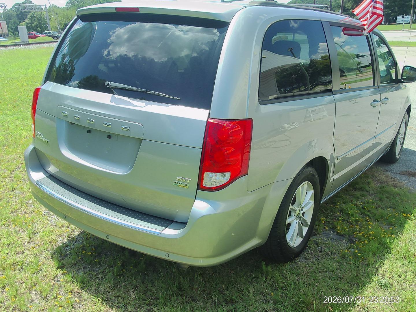 2016 Silver Dodge Grand Caravan SXT (2C4RDGCG3GR) with an 3.6L V6 DOHC 24V engine, 6A transmission, located at 2553 Airline Blvd, Portsmouth, VA, 23701, (757) 488-8331, 36.813889, -76.357597 - ***VEHICLE TERMS*** Down Payment: $999 Weekly Payment: $120 APR: 23.9% Repayment Terms: 42 Months *** CALL ELIZABETH SMITH - DIRECTOR OF MARKETING @ 757-488-8331 TO SCHEDULE YOUR APPOINTMENT TODAY AND GET PRE-APPROVED RIGHT OVER THE PHONE***- Photo#5