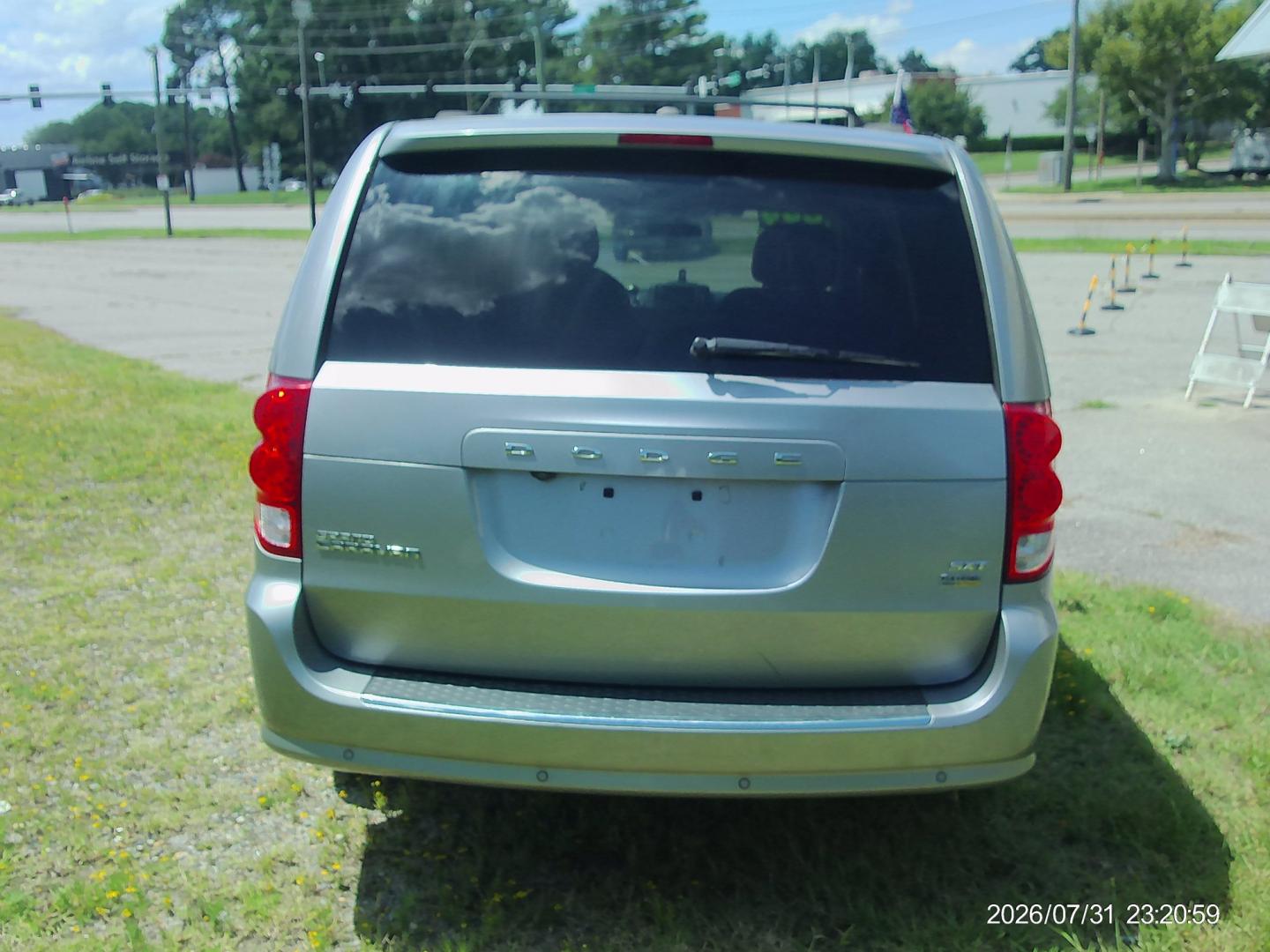 2016 Silver Dodge Grand Caravan SXT (2C4RDGCG3GR) with an 3.6L V6 DOHC 24V engine, 6A transmission, located at 2553 Airline Blvd, Portsmouth, VA, 23701, (757) 488-8331, 36.813889, -76.357597 - ***VEHICLE TERMS*** Down Payment: $999 Weekly Payment: $120 APR: 23.9% Repayment Terms: 42 Months *** CALL ELIZABETH SMITH - DIRECTOR OF MARKETING @ 757-488-8331 TO SCHEDULE YOUR APPOINTMENT TODAY AND GET PRE-APPROVED RIGHT OVER THE PHONE***- Photo#6