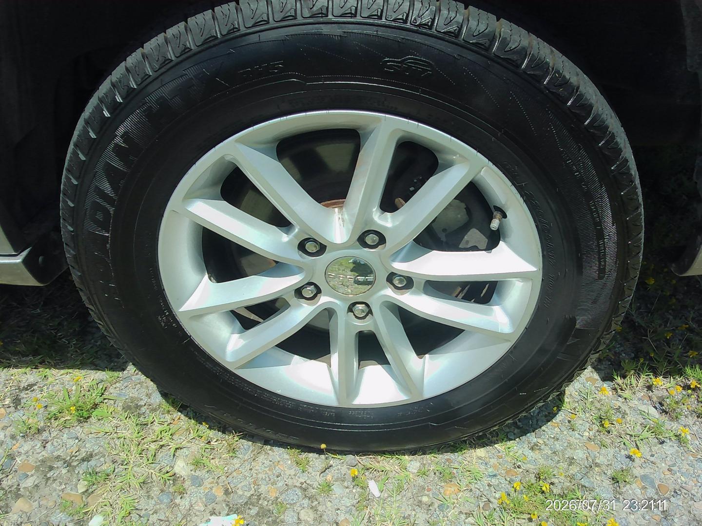 2016 Silver Dodge Grand Caravan SXT (2C4RDGCG3GR) with an 3.6L V6 DOHC 24V engine, 6A transmission, located at 2553 Airline Blvd, Portsmouth, VA, 23701, (757) 488-8331, 36.813889, -76.357597 - ***VEHICLE TERMS*** Down Payment: $999 Weekly Payment: $120 APR: 23.9% Repayment Terms: 42 Months *** CALL ELIZABETH SMITH - DIRECTOR OF MARKETING @ 757-488-8331 TO SCHEDULE YOUR APPOINTMENT TODAY AND GET PRE-APPROVED RIGHT OVER THE PHONE***- Photo#8