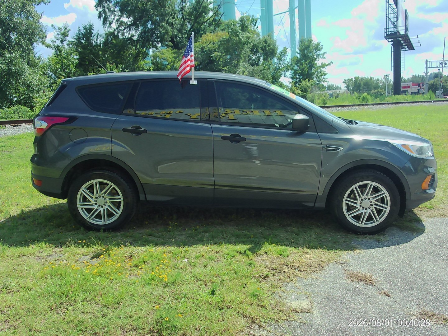 2017 Gray Ford Escape S FWD (1FMCU0F74HU) with an 2.5L L4 DOHC 16V engine, 6A transmission, located at 2553 Airline Blvd, Portsmouth, VA, 23701, (757) 488-8331, 36.813889, -76.357597 - ***VEHICLE TERMS*** Down Payment: $999 Weekly Payment: $120 APR: 23.9% Repayment Terms: 42 Months *** CALL ELIZABETH SMITH - DIRECTOR OF MARKETING @ 757-488-8331 TO SCHEDULE YOUR APPOINTMENT TODAY AND GET PRE-APPROVED RIGHT OVER THE PHONE***- Photo#4